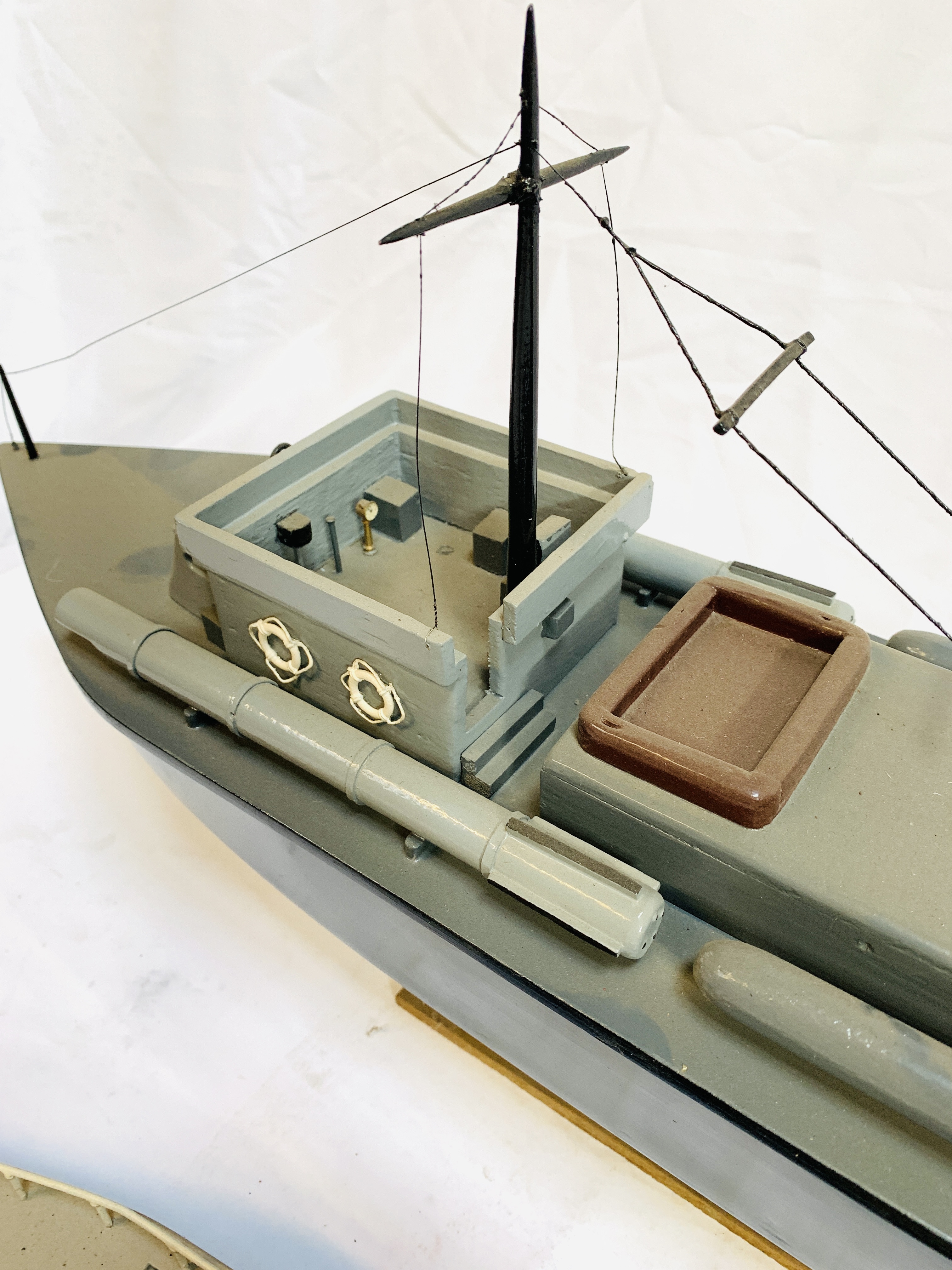 Wooden model motor torpedo boat; and a wooden model ferry - Image 2 of 8