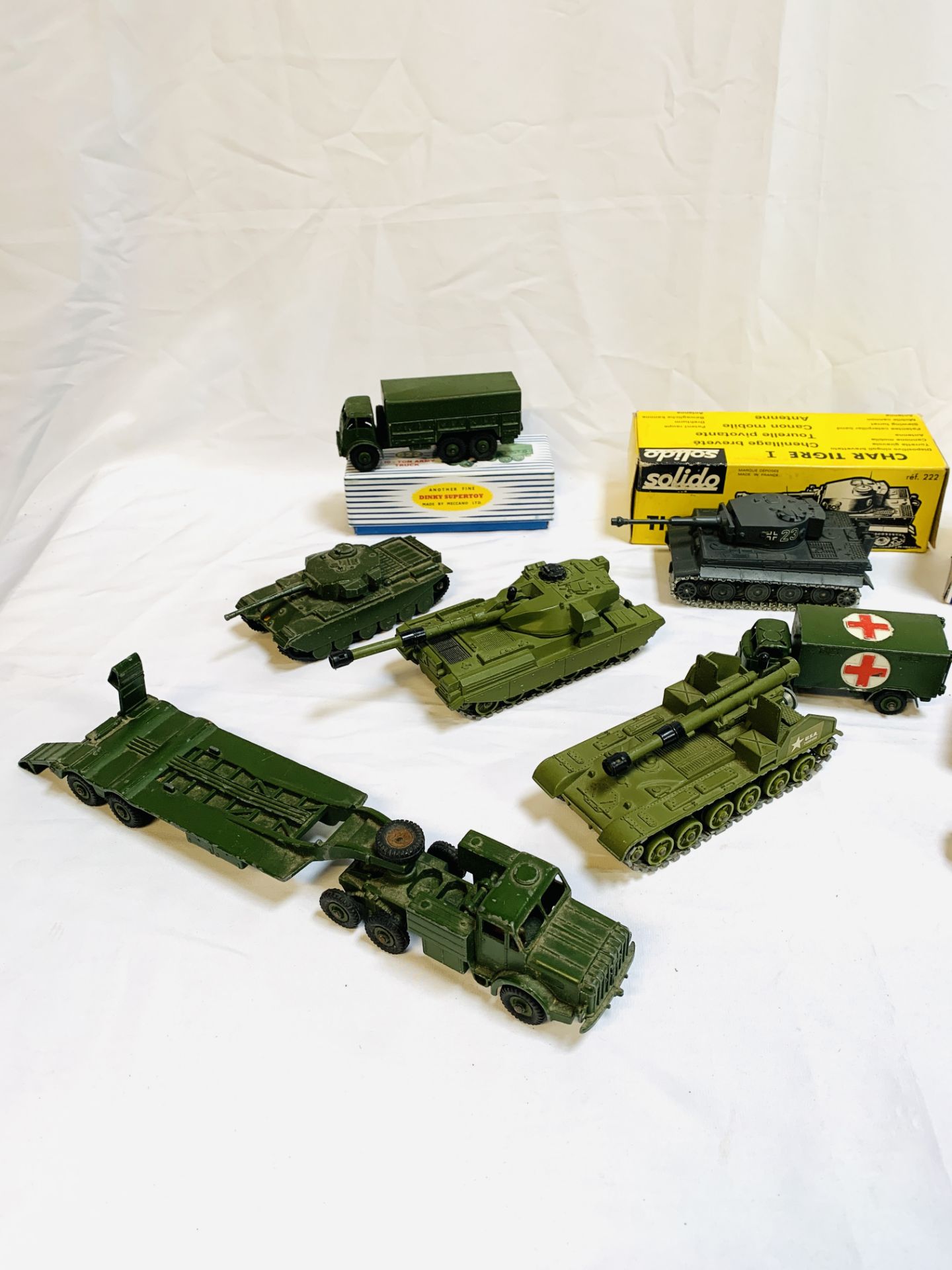 A collection of mainly Dinky model vehicles - Bild 3 aus 6