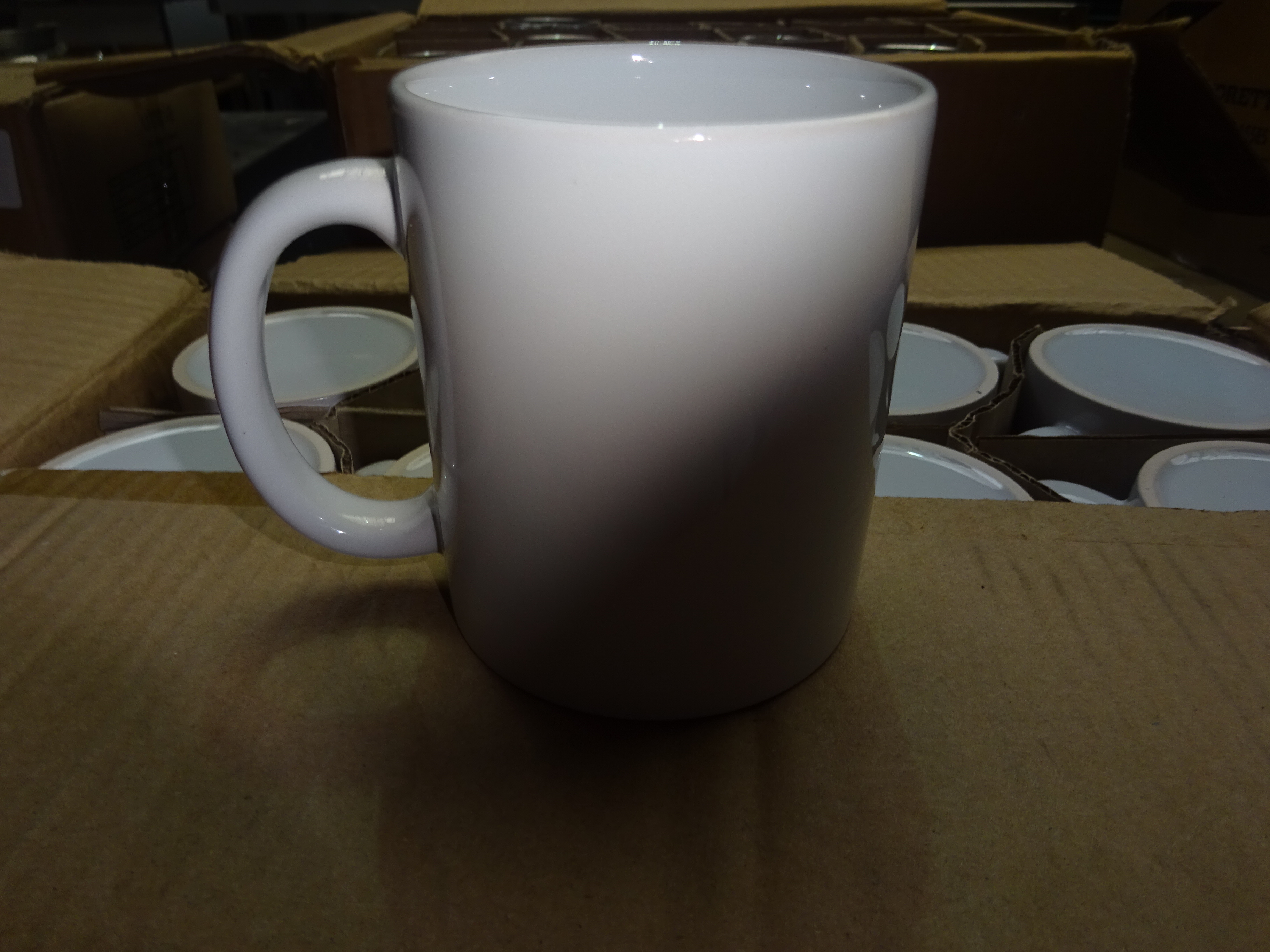 Straight sided mugs x 12 - Image 2 of 3