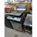 Blue Seal GT45 Single tank fryer, gas