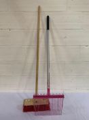 Fynalite groovy fork senior silver/pink and Hillbrush with red bristles and wood handle.