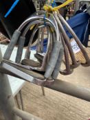 4 pairs of stainless steel stirrups, 5.25ins, 5ins and 4.5 ins.