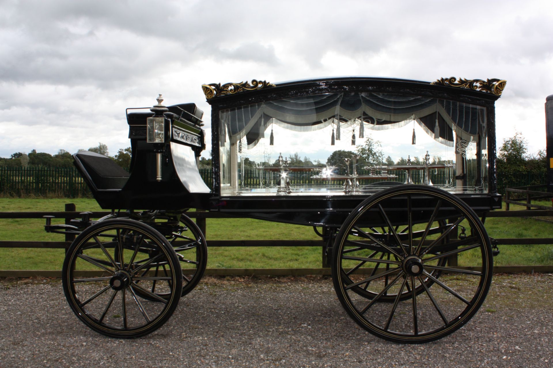 A FINE ENGLISH HEARSE - Image 4 of 11