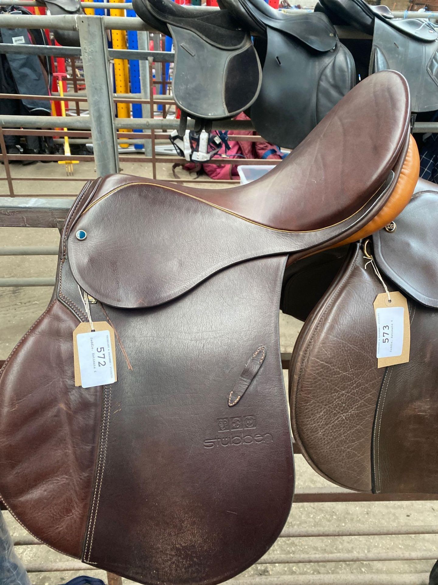 Brown leather saddle by Stubben, 18". This item carries VAT. - Image 2 of 3