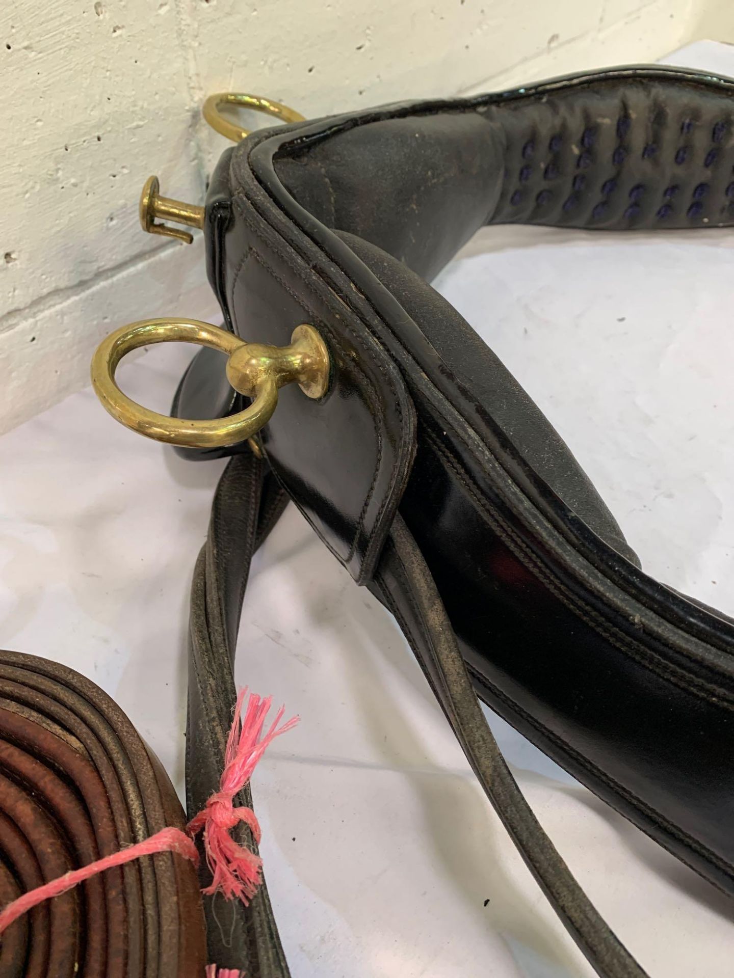 Set of black/patent harness with a 25ins collar to fit a 14hh cob. - Image 9 of 11