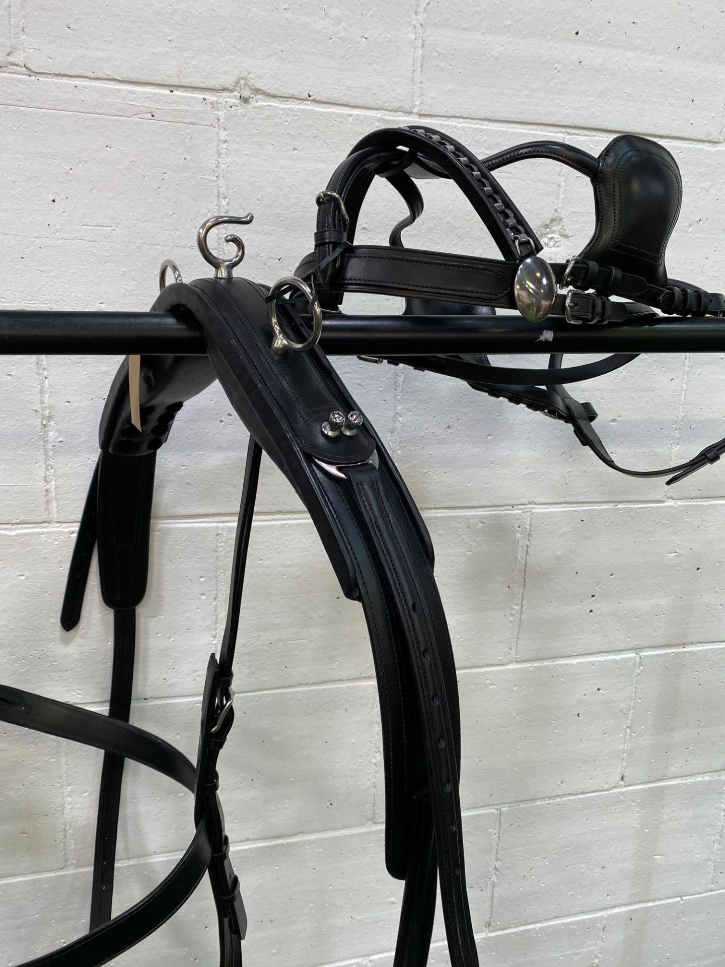 Set of black/whitemetal PAIR harness with 23ins collars with long breechings. This item carries VAT - Bild 3 aus 14