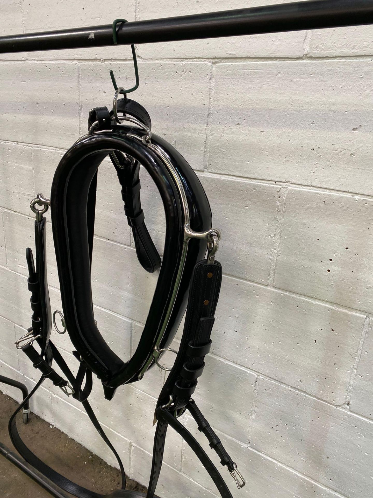 Set of black/whitemetal PAIR harness with 23ins collars with long breechings. This item carries VAT - Bild 9 aus 14