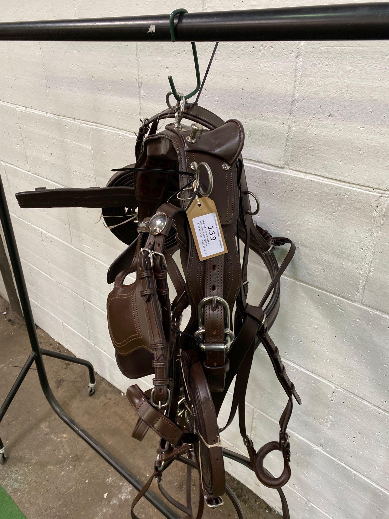 Set of brown pony harness with quick release tug. This item carries VAT. - Image 4 of 4