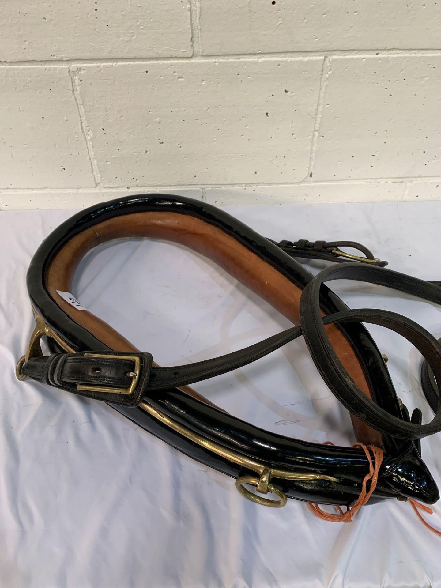 Set of black/patent harness with a 25ins collar to fit a 14hh cob. - Image 6 of 11