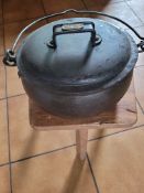 2.5 gallon cast pot with lid.