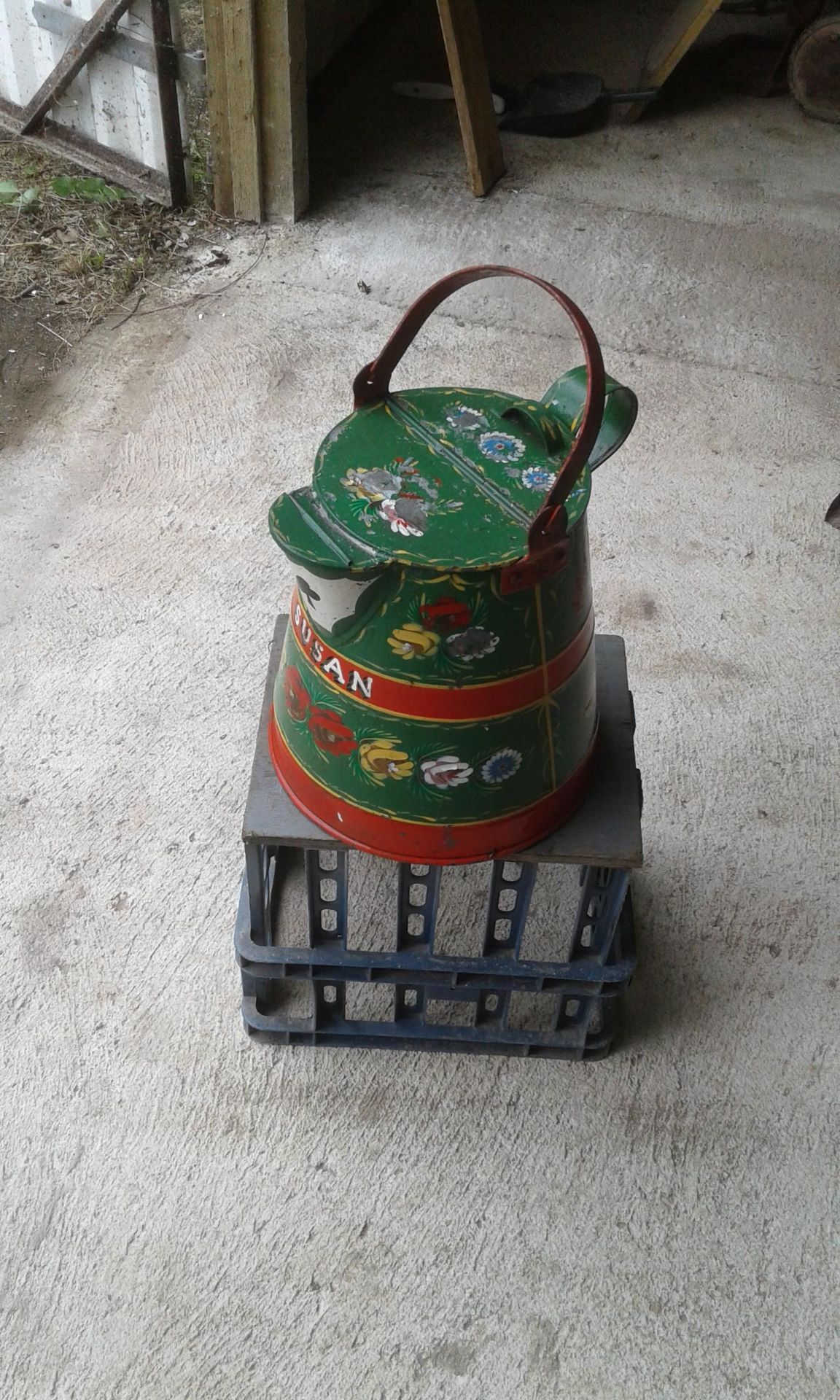 A barge ware metal water carrier and a coal scuttle. - Image 2 of 2