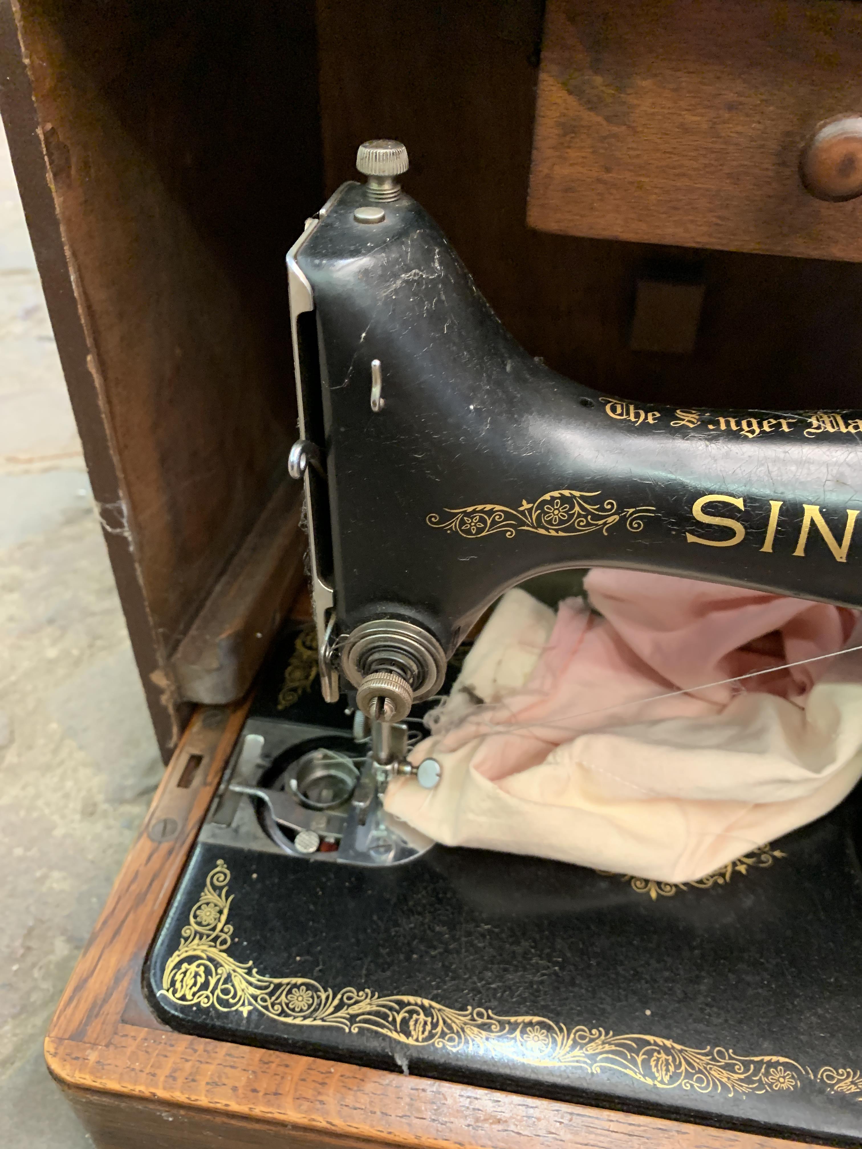 Two sewing machines - Image 4 of 7