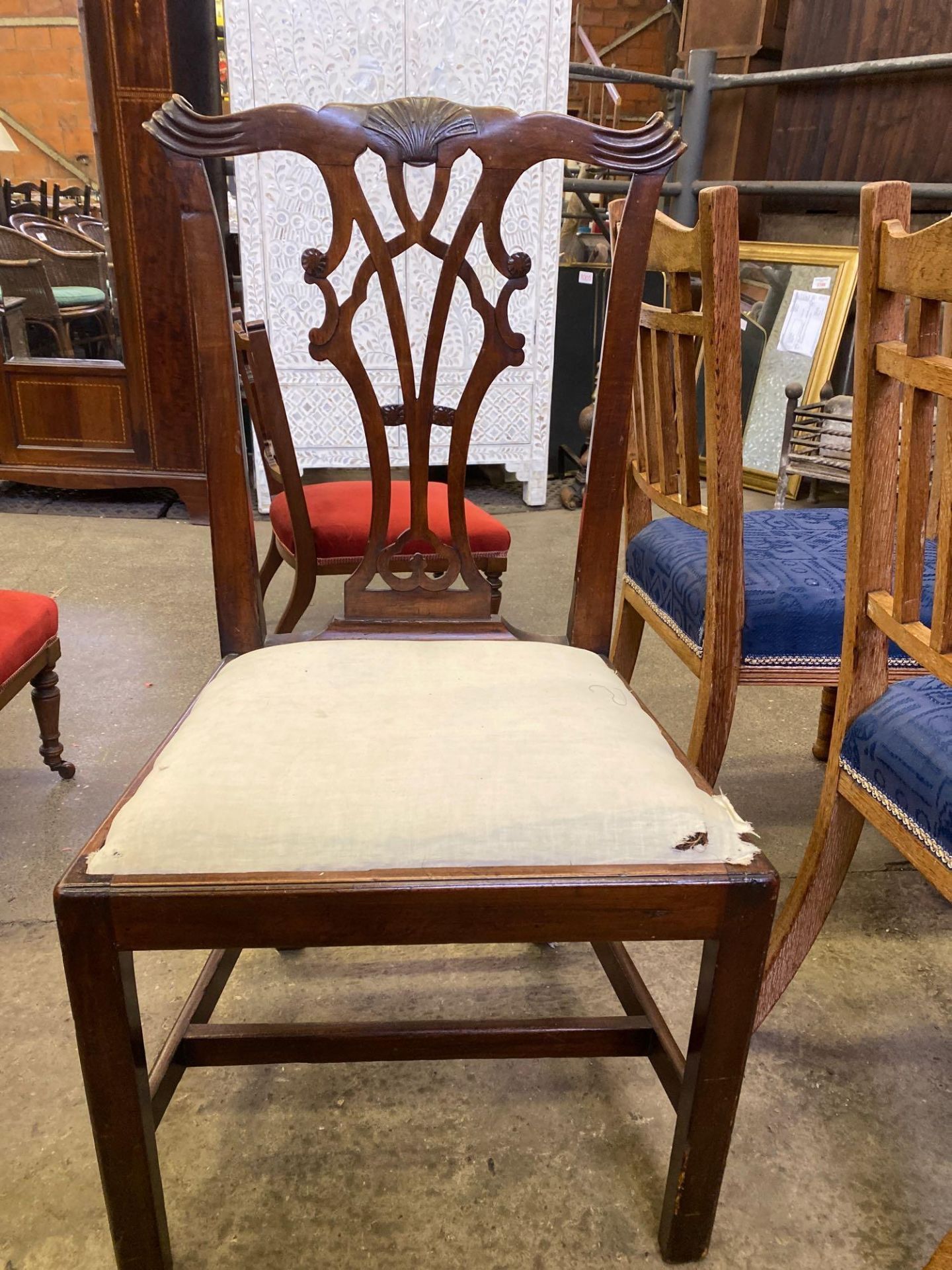 Set of six Georgian-style mahogany framed dining chairs - Bild 10 aus 12