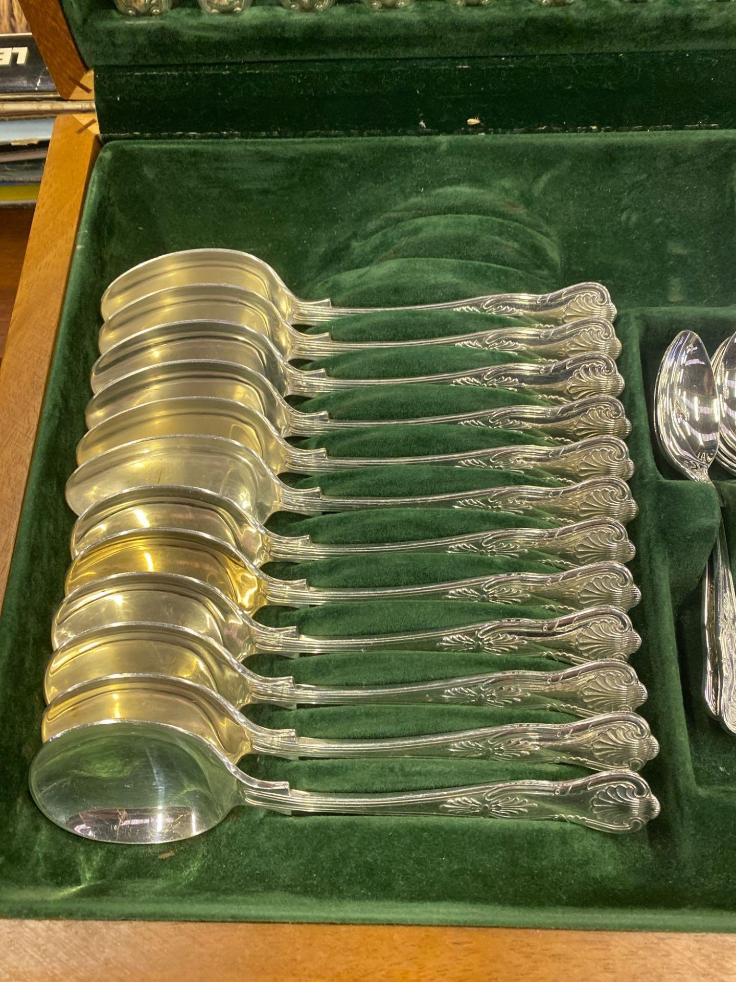 Two cut glass decanters and a canteen of silverplate cutlery - Image 5 of 7