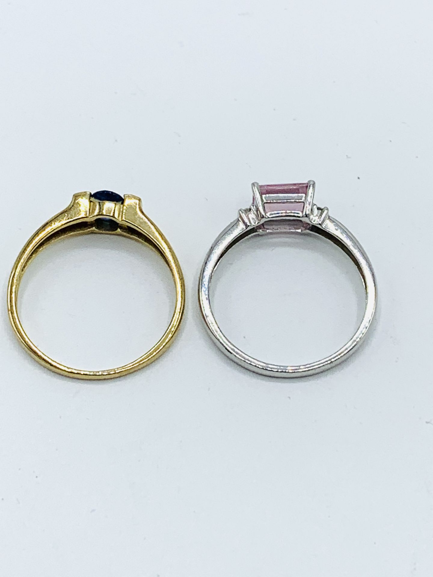 Two 9ct gold rings - Image 2 of 4