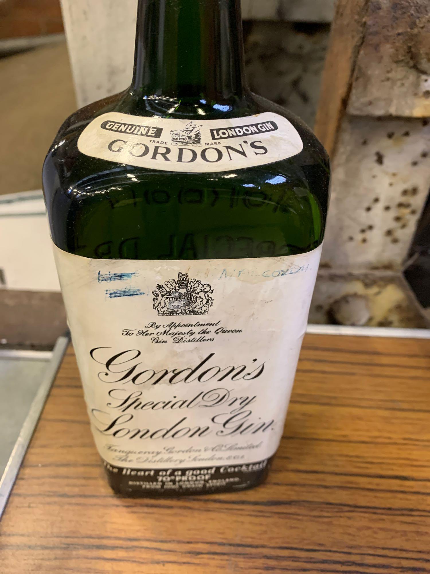 1950's Gordon's Special Dry London Gin - Image 3 of 3