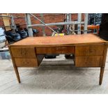 Oak desk with veneer drawer fronts