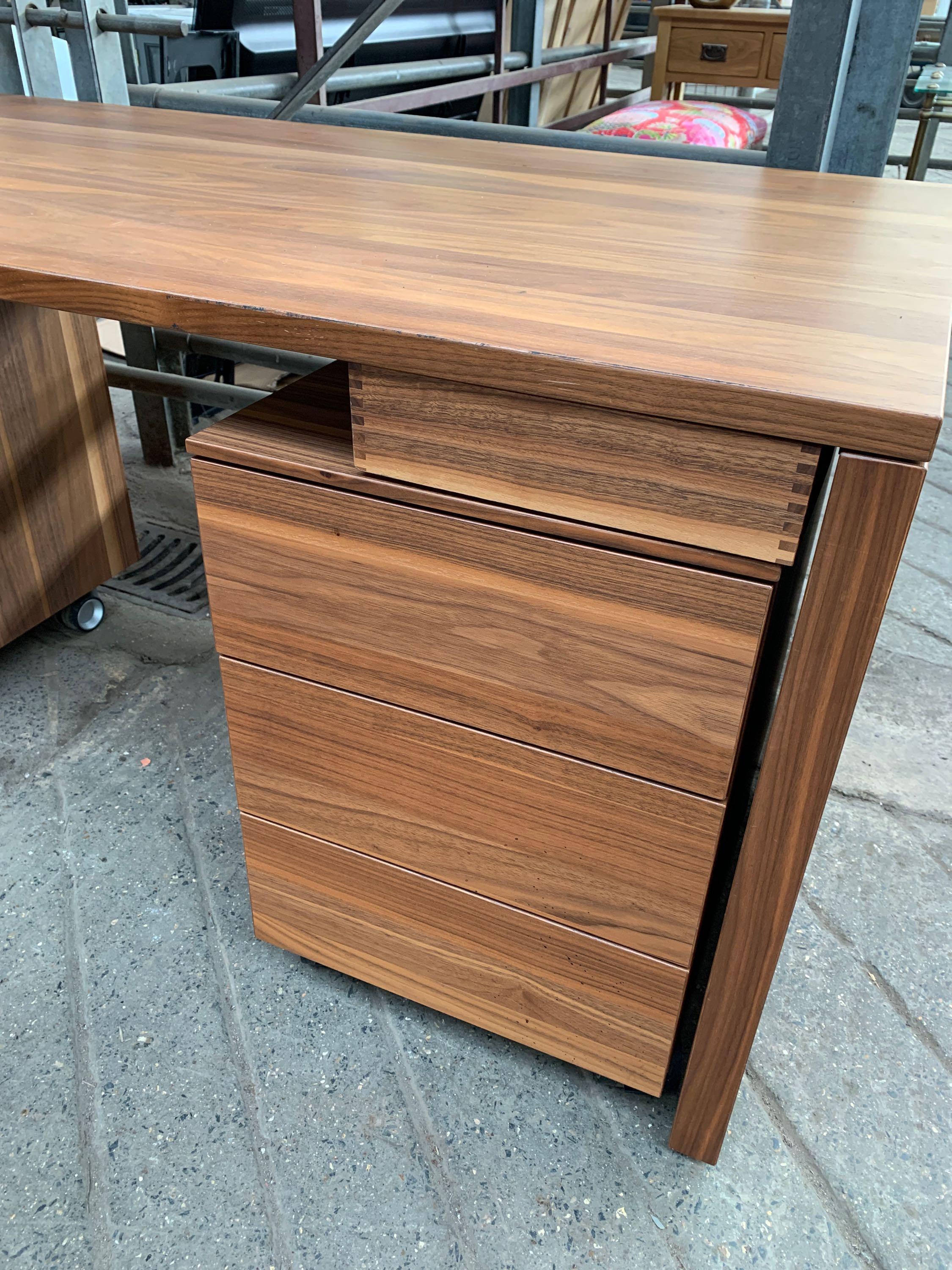 Mahogany veneer desk - Image 2 of 8