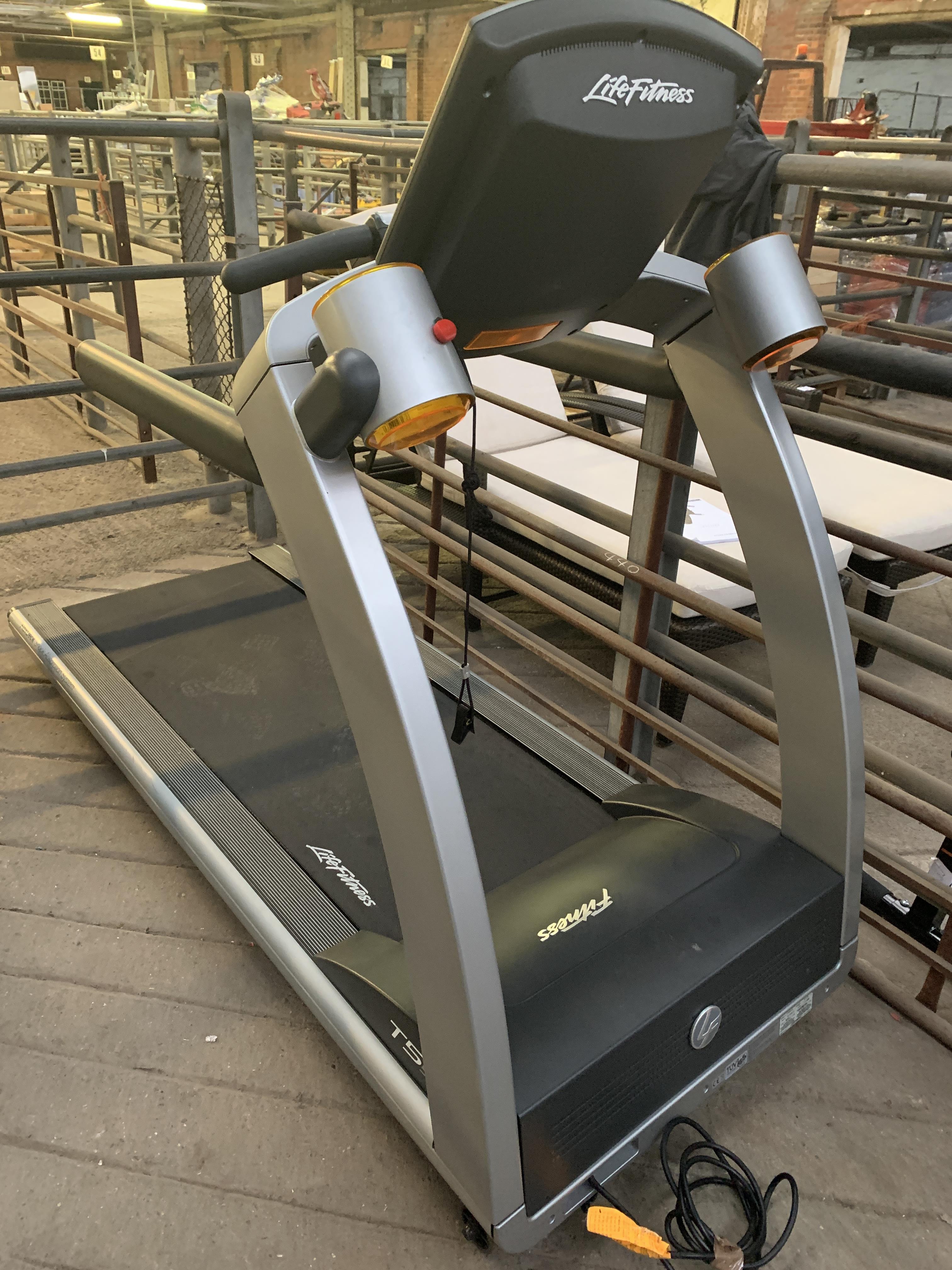 Life Fitness T55 running machine