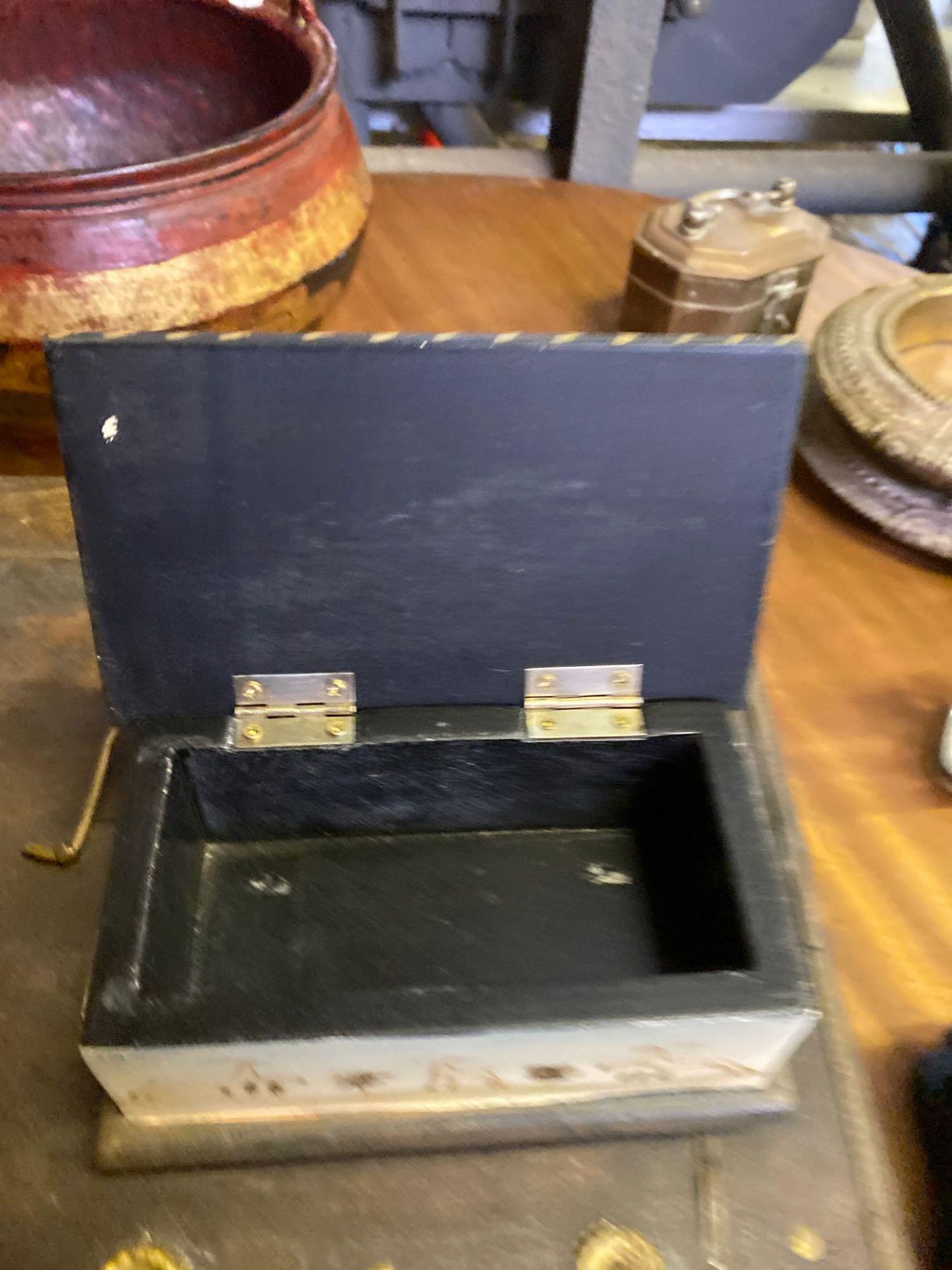 A collection of wood boxes - Image 14 of 19