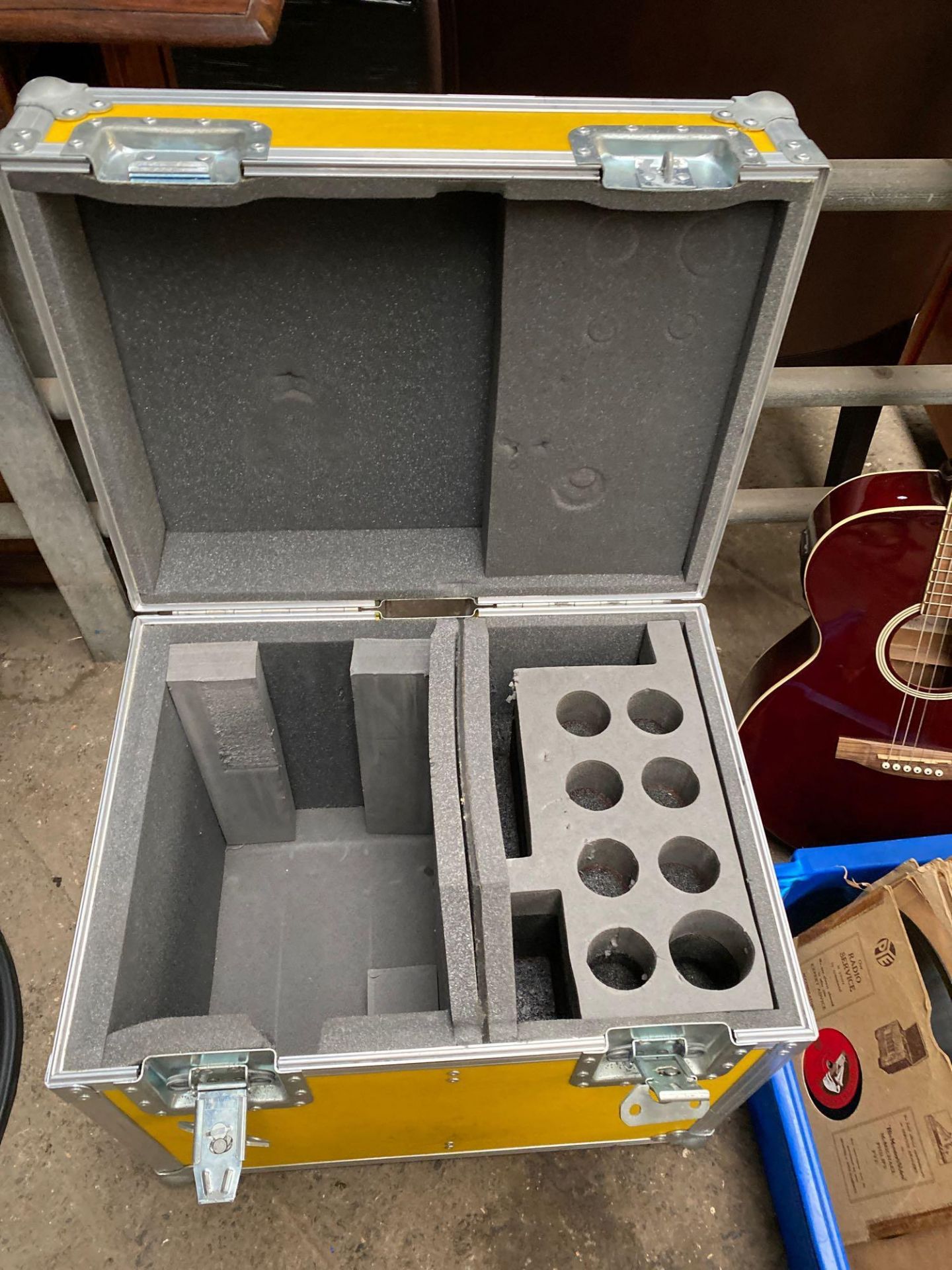 Yellow flight case - Image 2 of 2