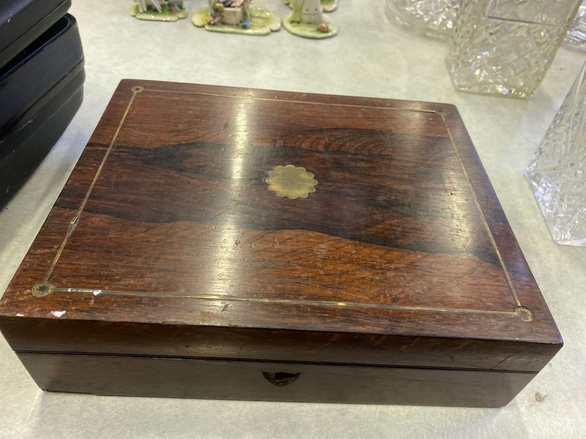 A collection of 20 pill boxes in rosewood box - Bild 4 aus 4