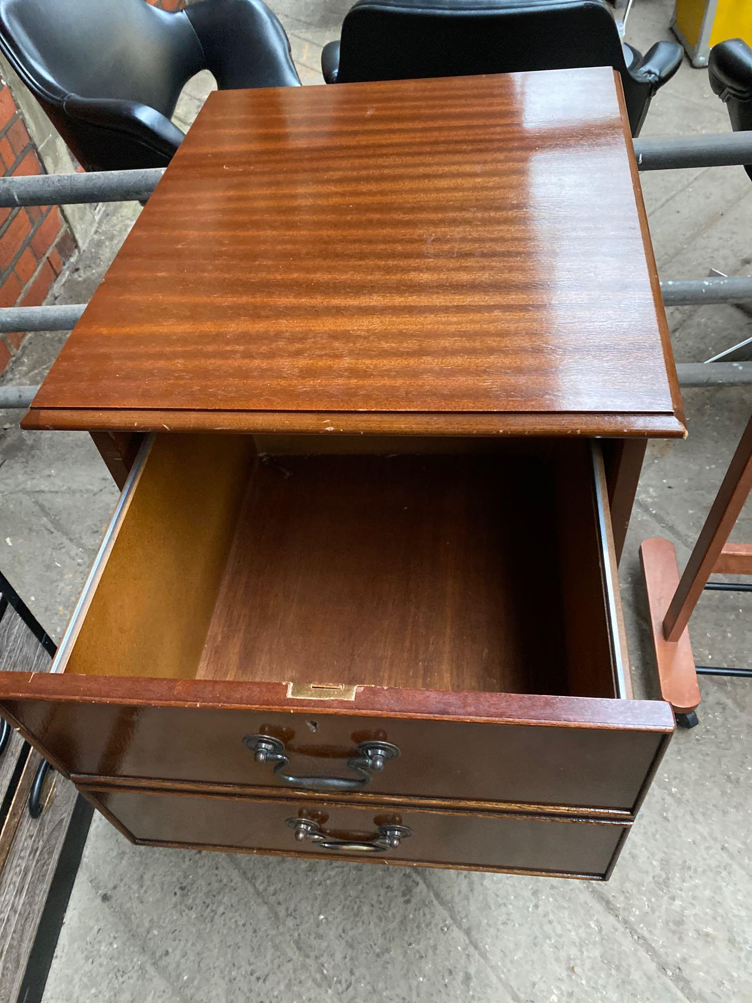 Mahogany filing cabinet - Image 2 of 2