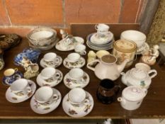 A quantity of china to incluse Royal Worcester, Crown Denby, Poole