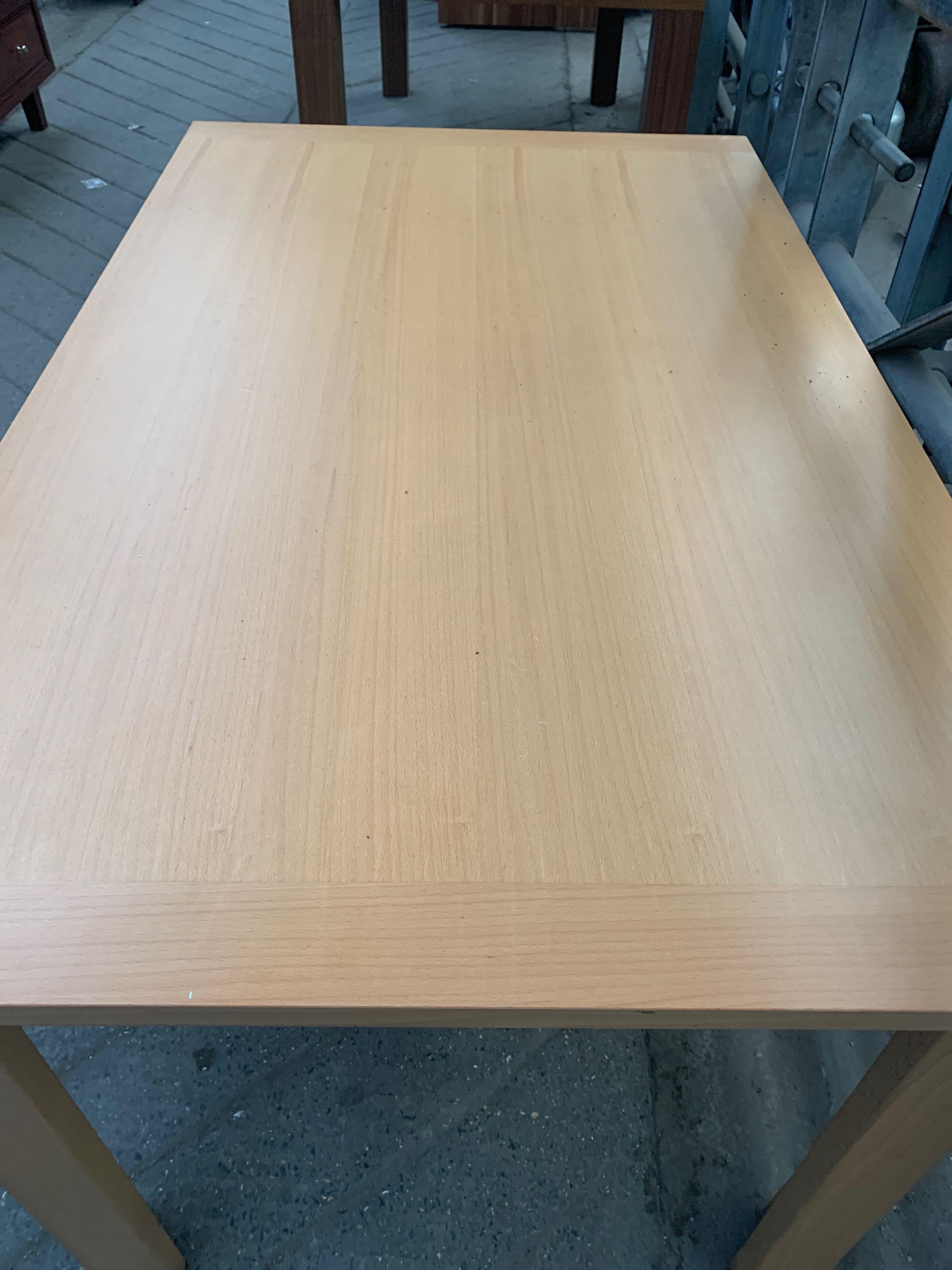 Beech laminate dining table - Image 2 of 4