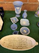 Eight pieces of Wedgwood jasperware