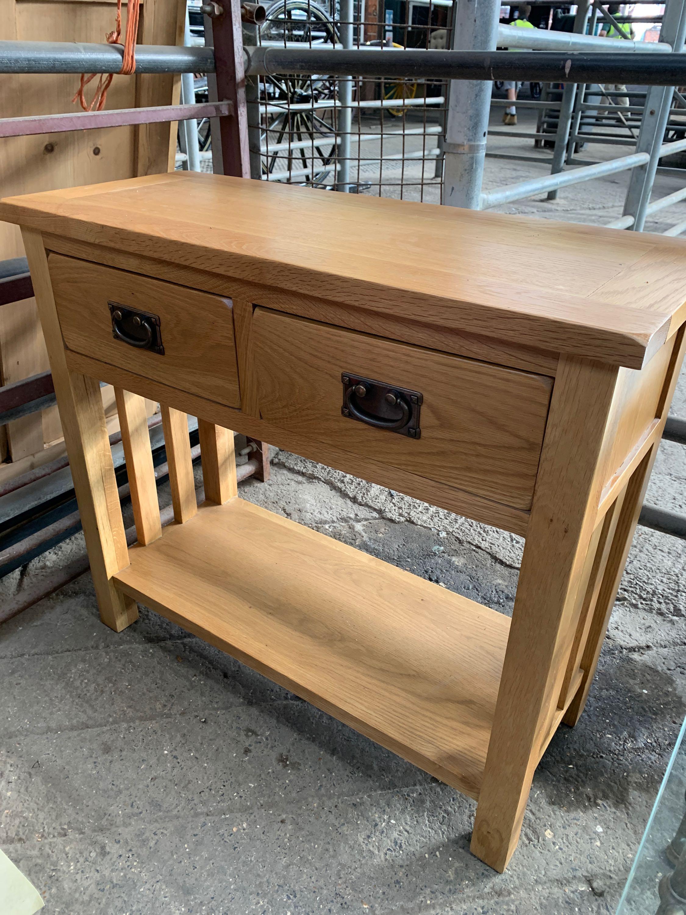 Oak veneer console table - Image 2 of 4