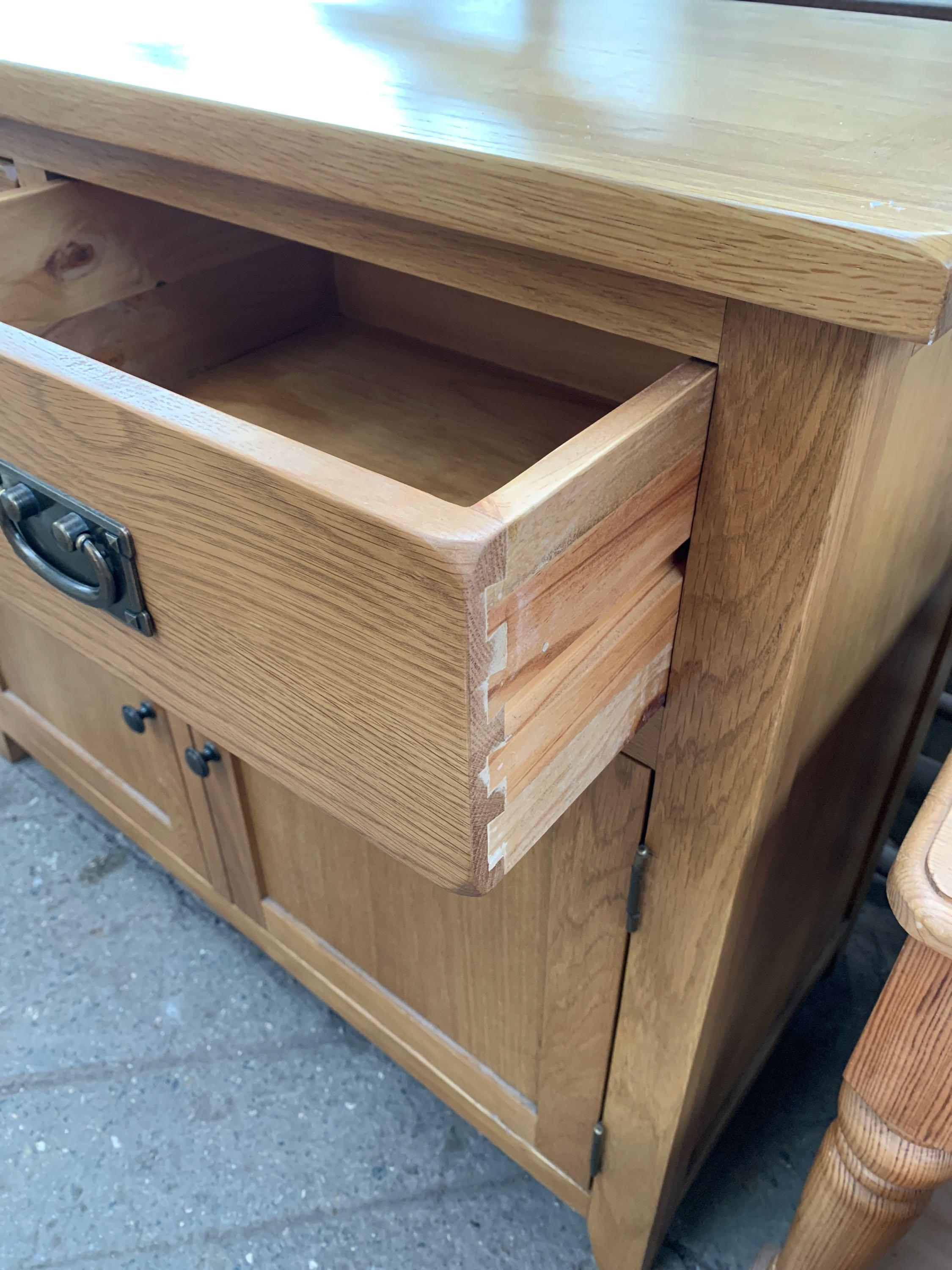 Oak cupboard - Image 3 of 5