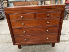 Mahogany chest of drawers