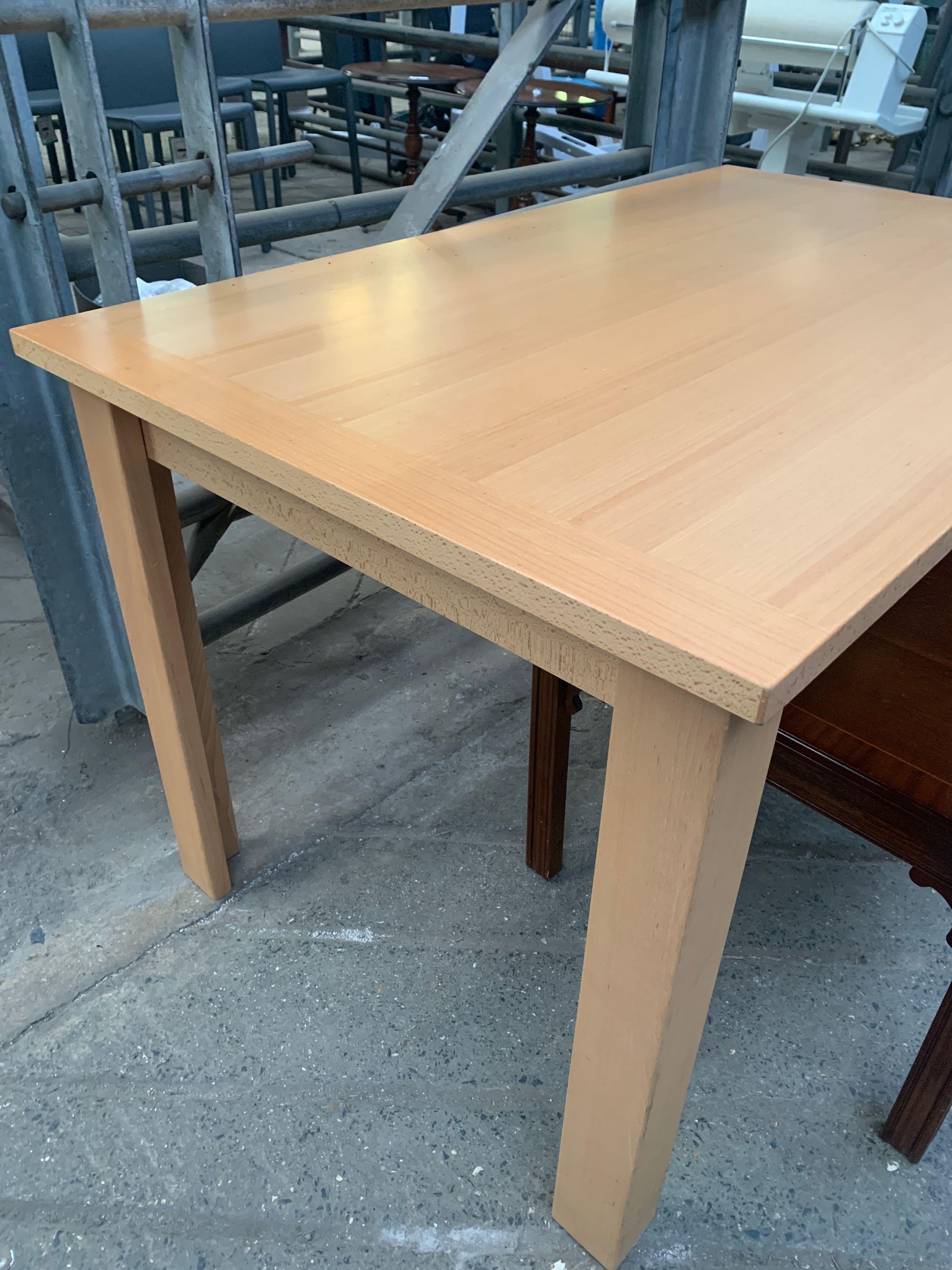 Beech laminate dining table - Image 3 of 4