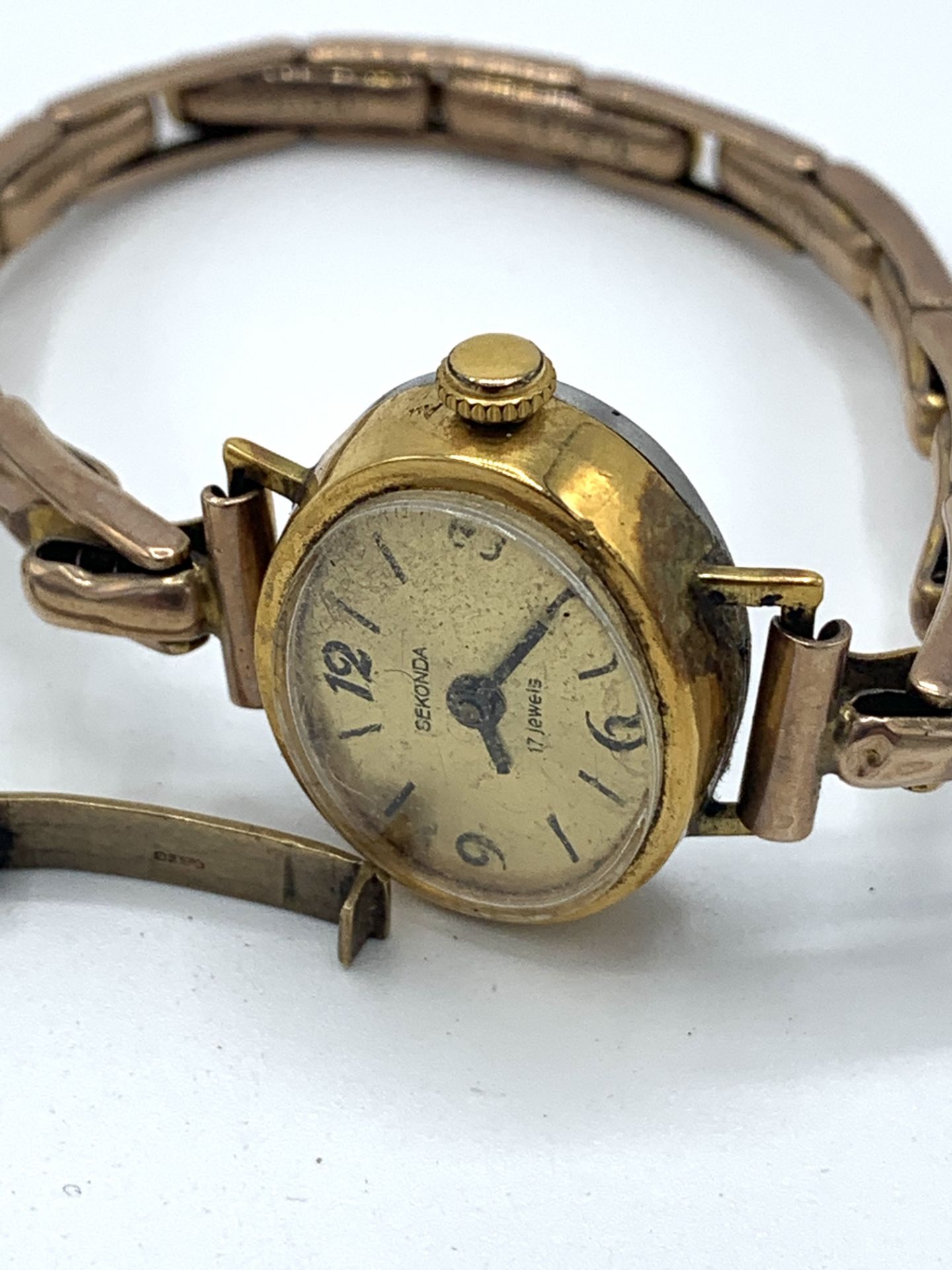9ct gold watch, a Sekonda watch and an Accurist watch - Image 3 of 4