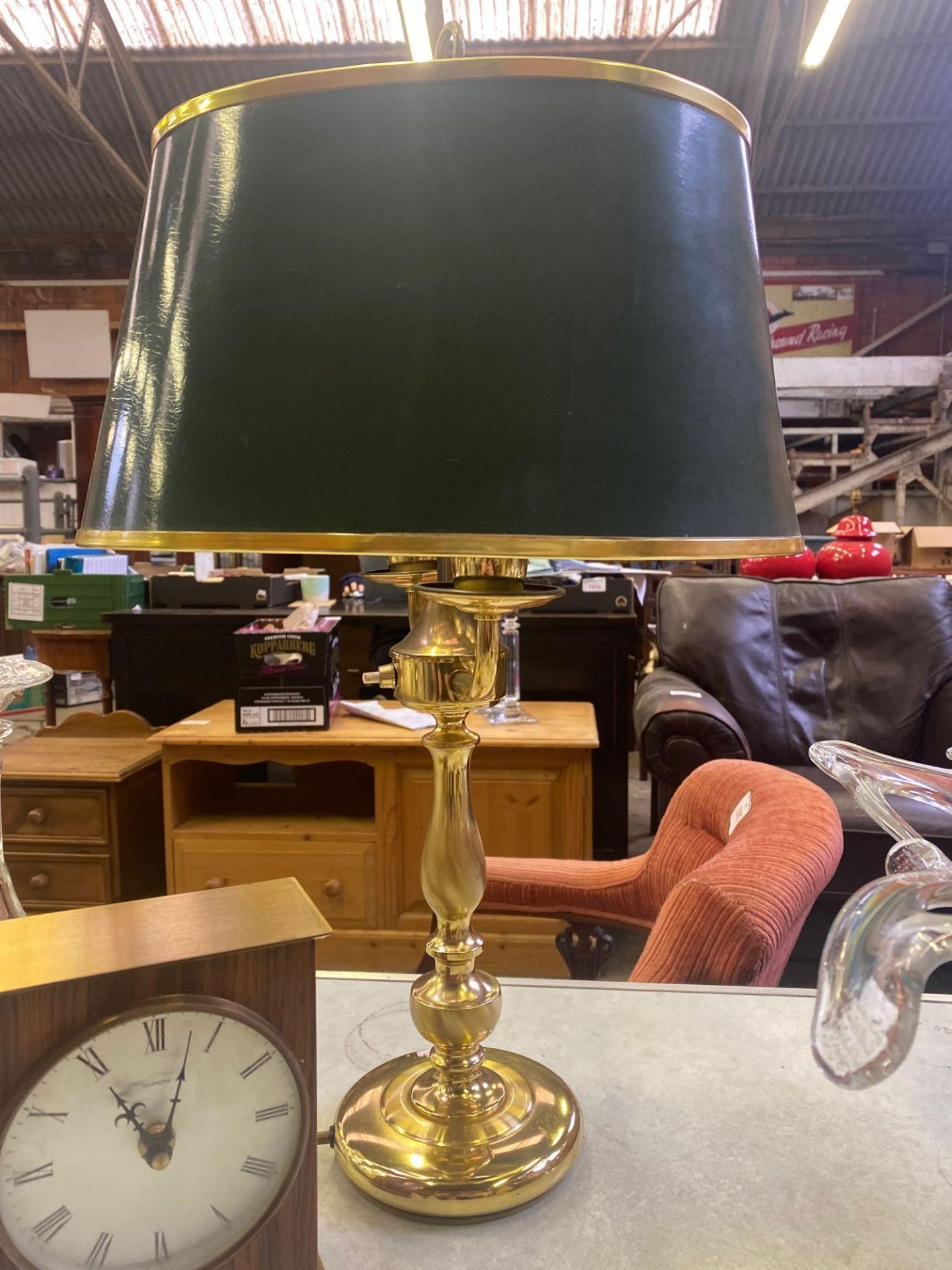 A brass two branch table lamp - Bild 3 aus 4