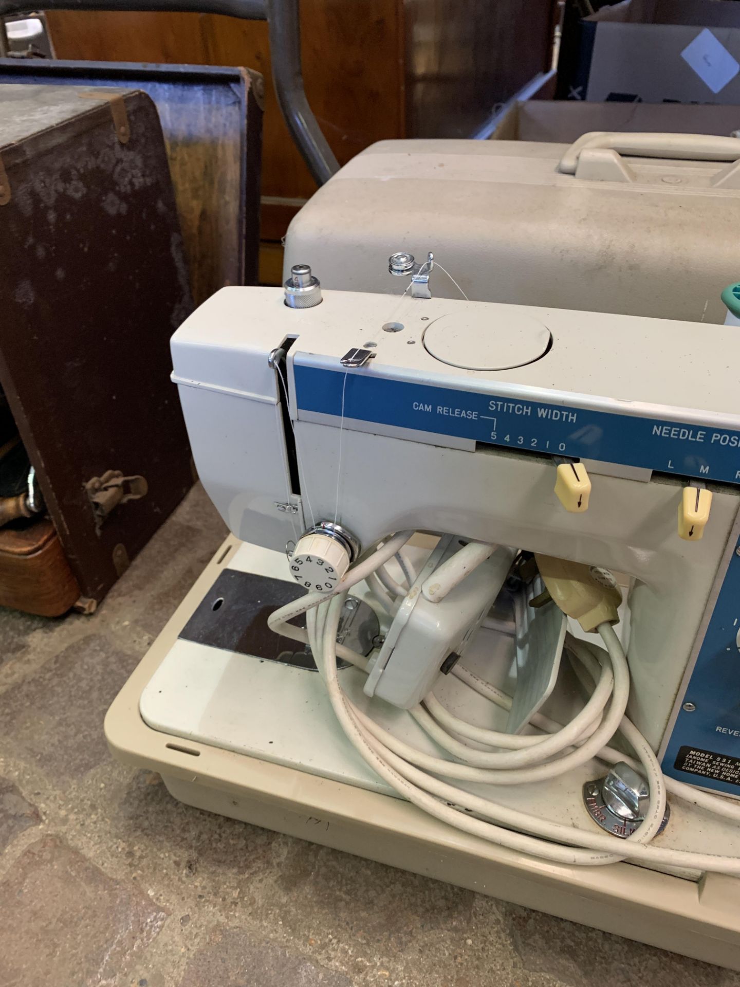 Two sewing machines - Image 3 of 7