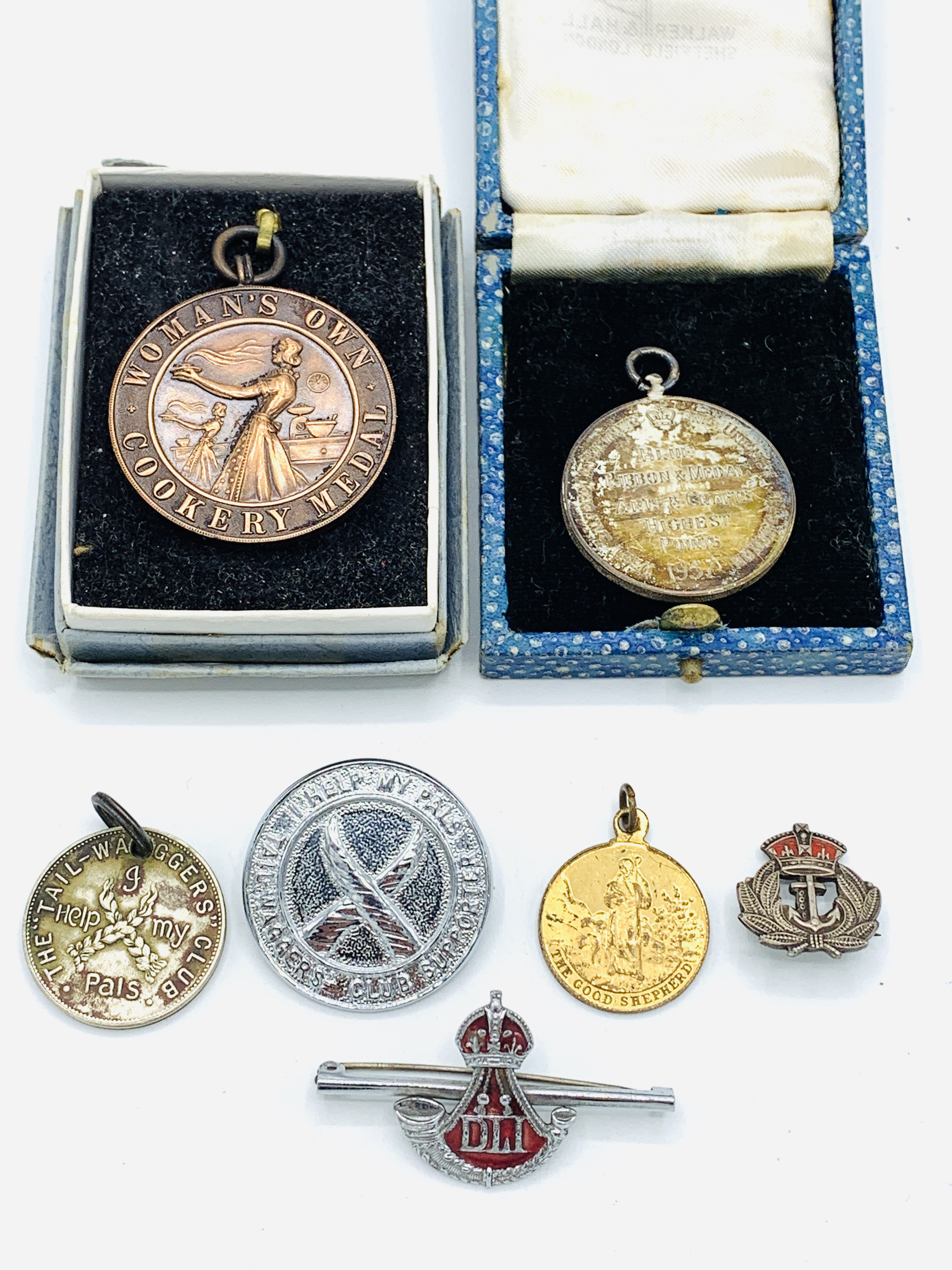 Collection of medals and badges - Image 2 of 3