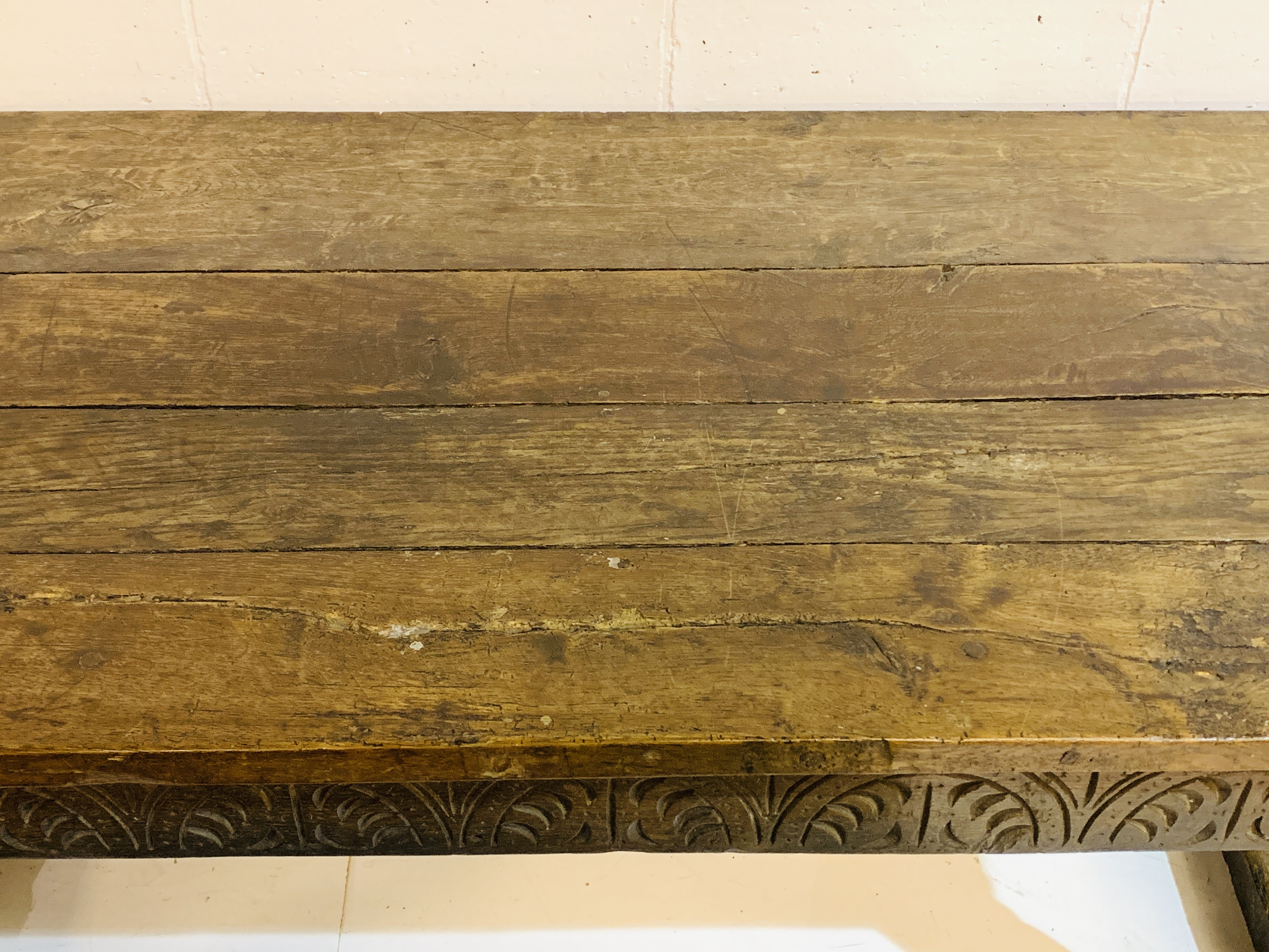 17th century oak refectory table - Image 4 of 8