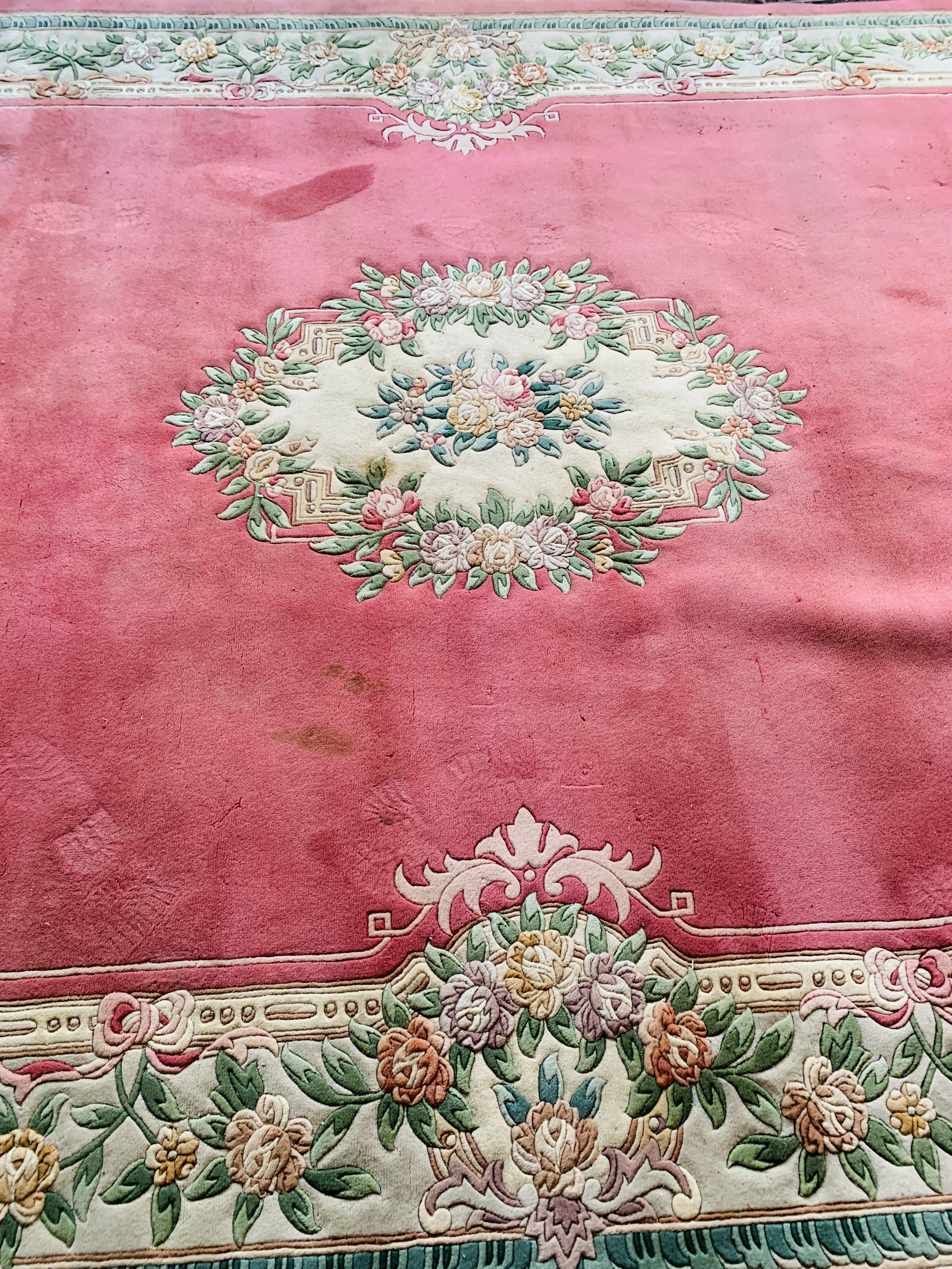 Large Chinese style pink ground carpet - Image 3 of 4