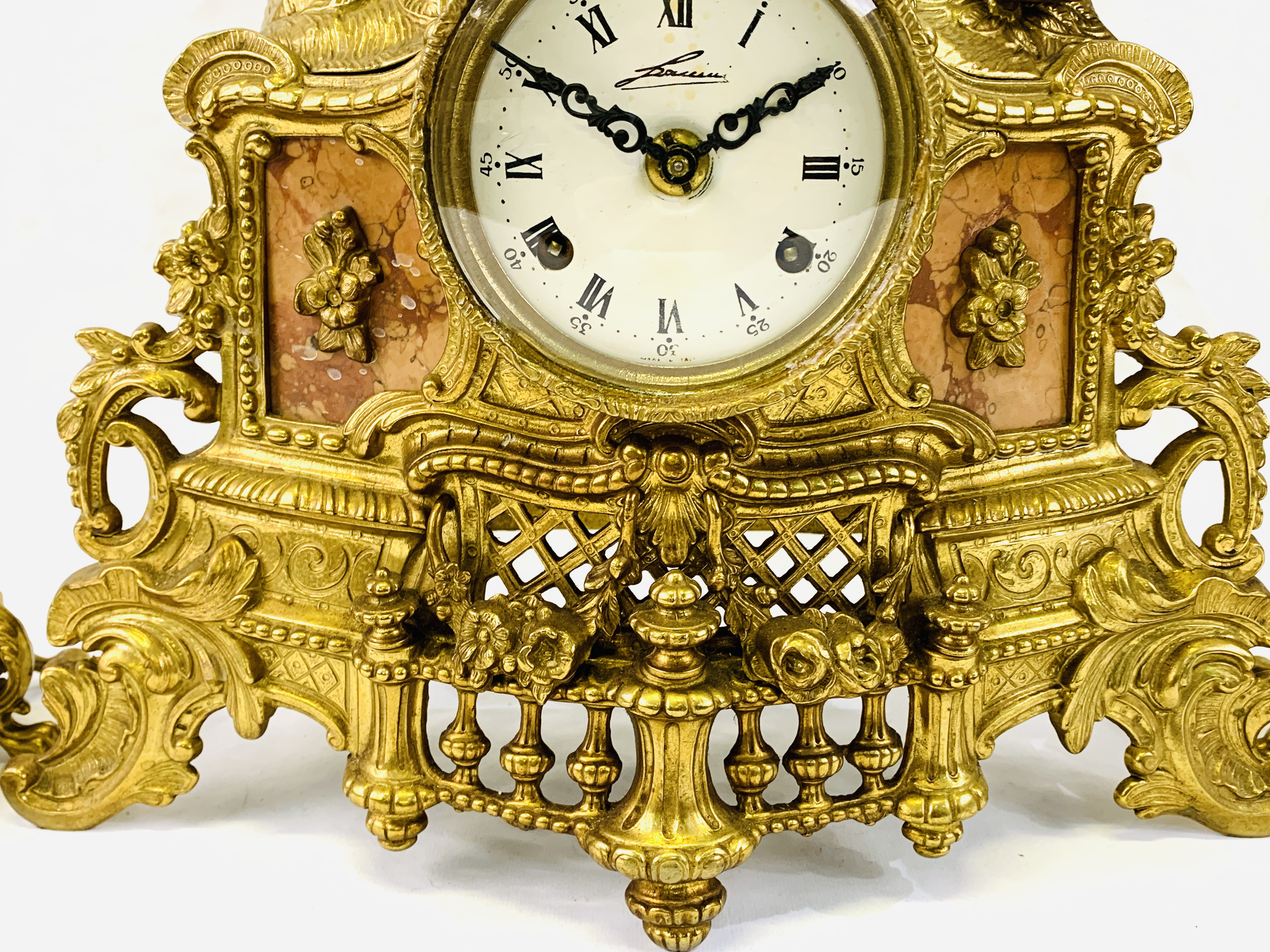A brass mantel clock and candelabra garniture set - Image 4 of 8