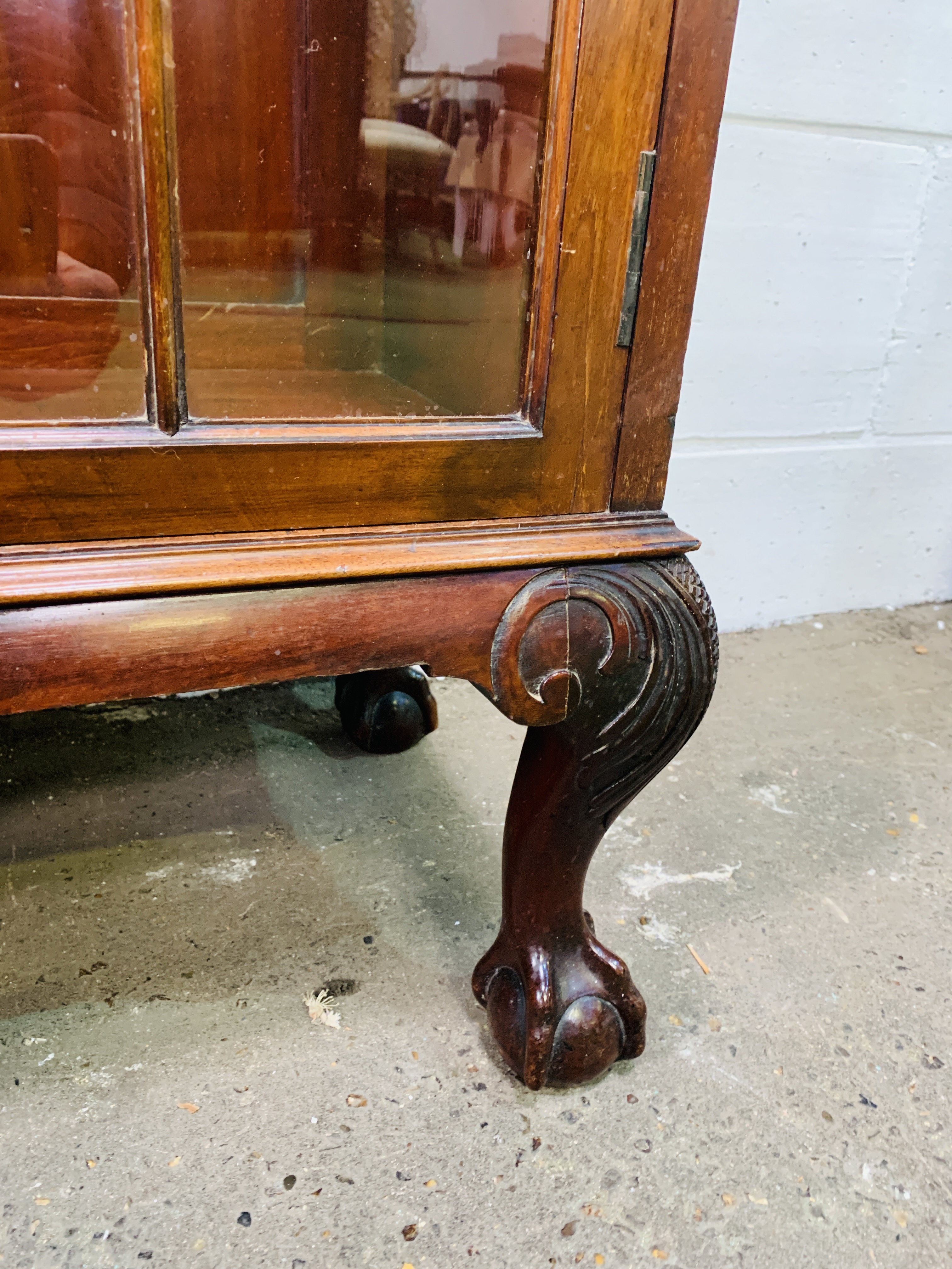 Victorian mahogany triple fronted bookcase - Image 6 of 8