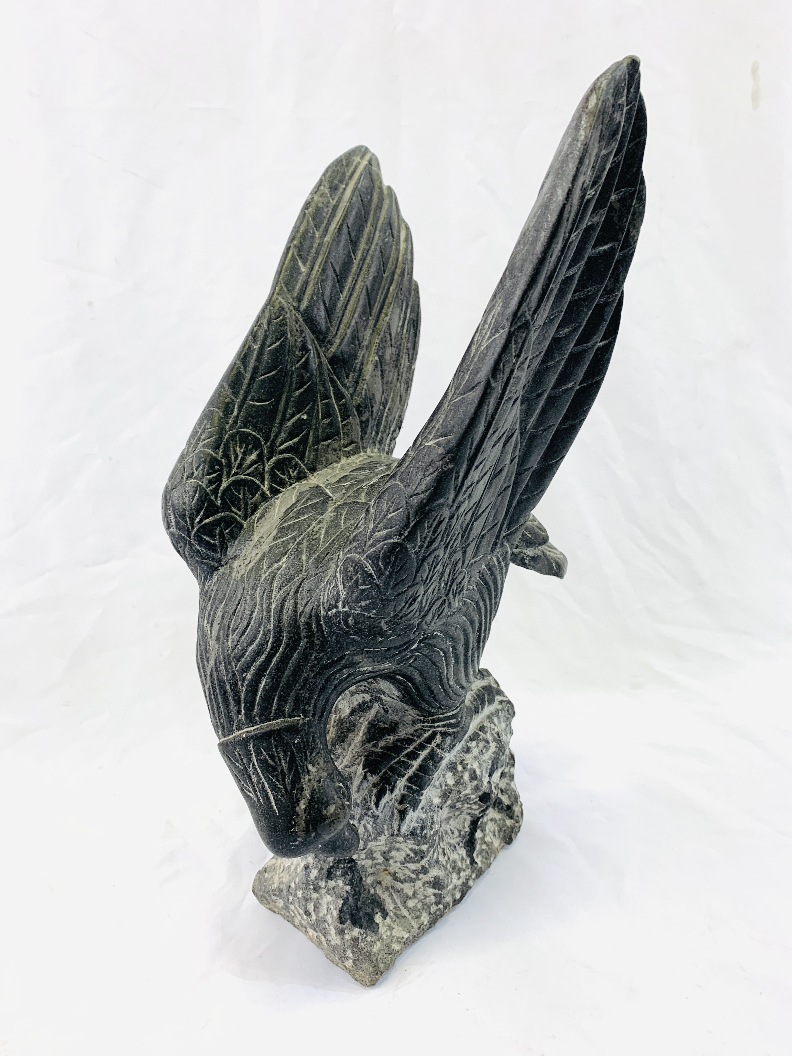 A stone eagle - Image 5 of 6