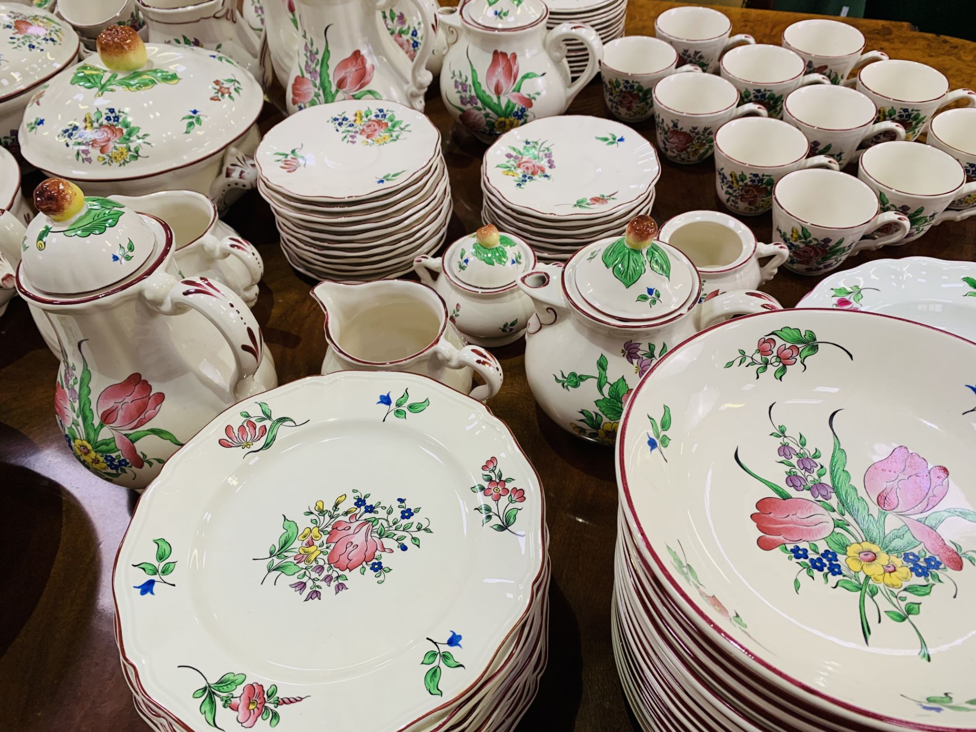 A large quantity of Luneville tableware - Image 6 of 7