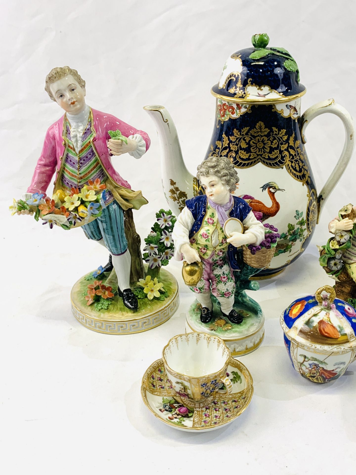 A collection of continental porcelain - Image 2 of 5