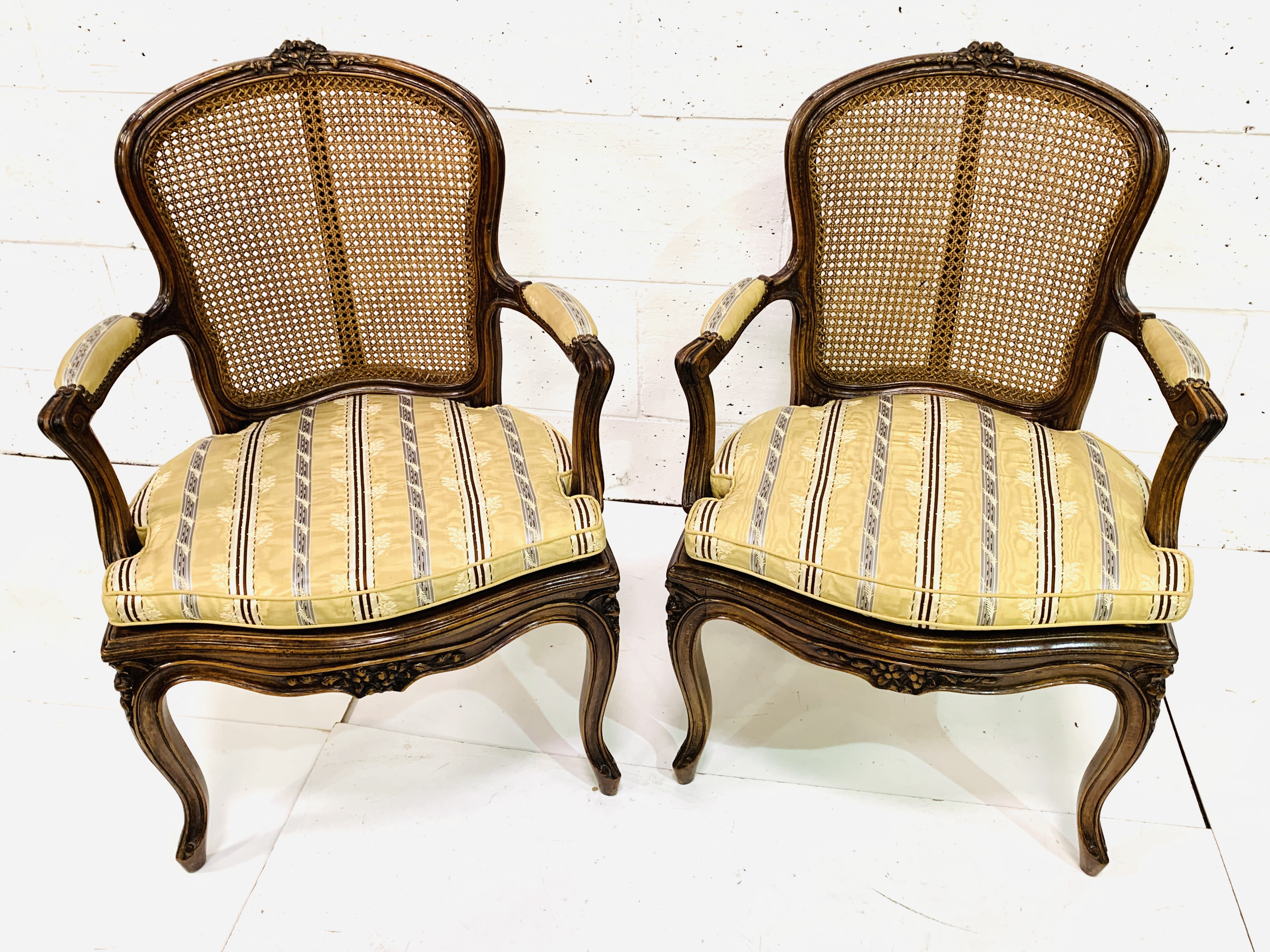 Pair of French style open arm chairs - Image 5 of 5