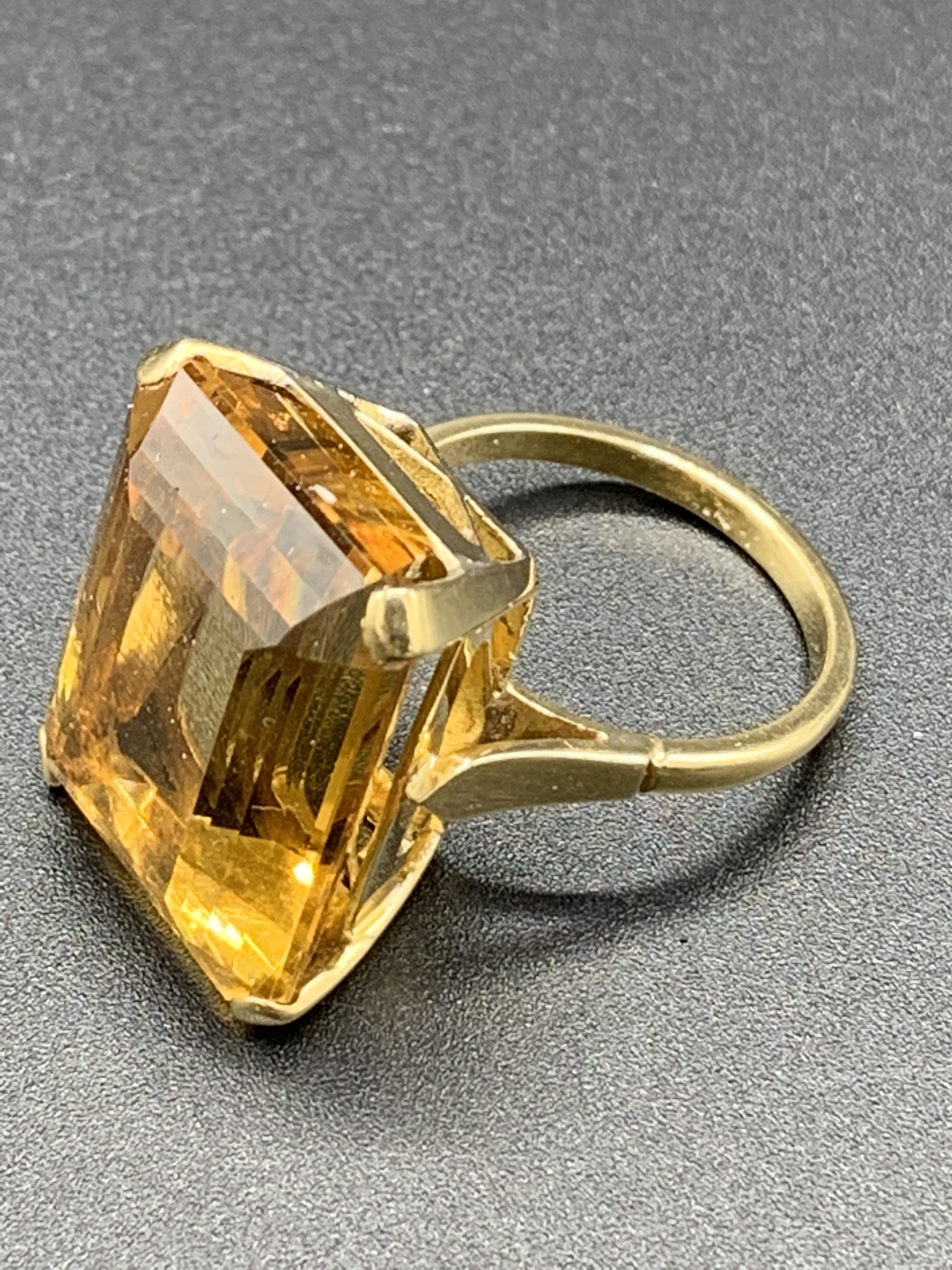 18ct gold ring set with an emerald cut brandy citrine - Image 2 of 4