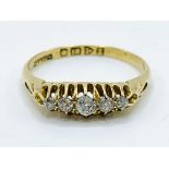 Edwardian 18ct gold ring set with 5 graduated diamonds