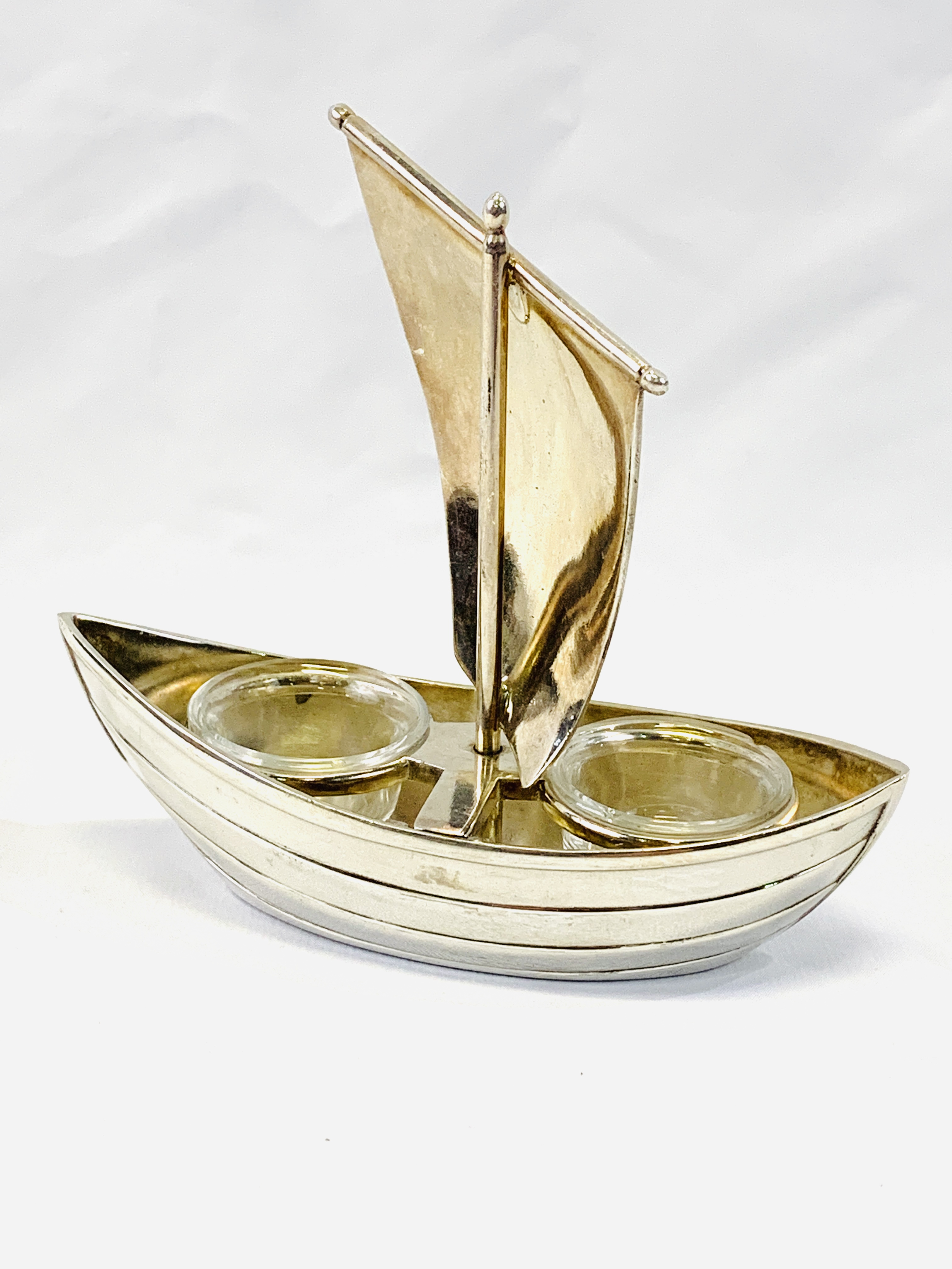 Gallia, Art Deco Silver Plate Sailing Ship Cruet with original glass bowls - Image 3 of 3