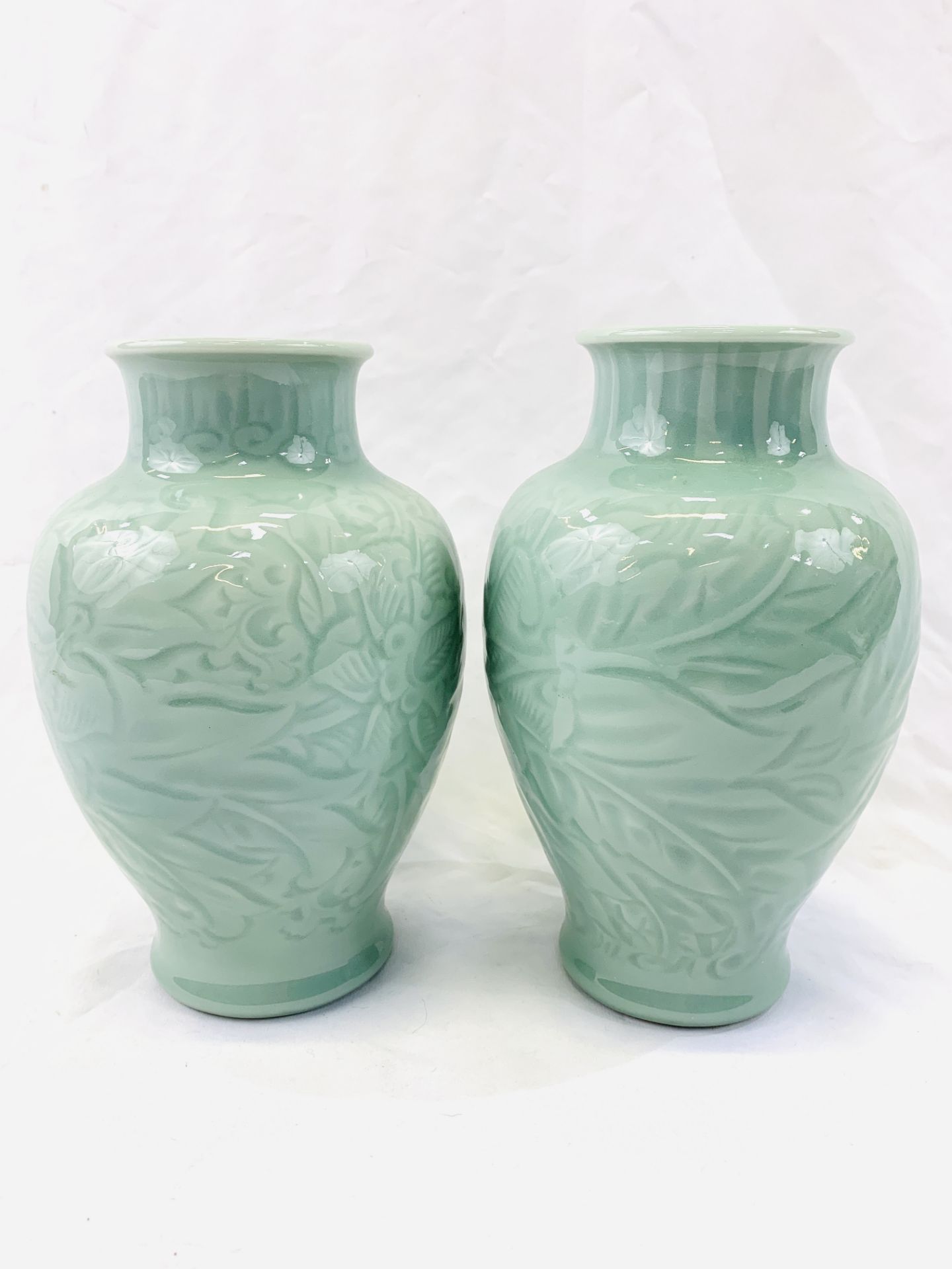 A pair of celadon vases - Image 2 of 4